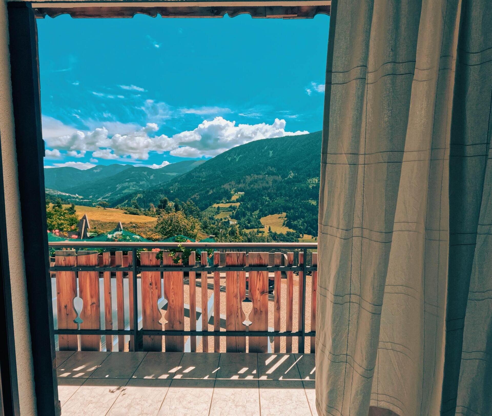 Camera Vista Montagne