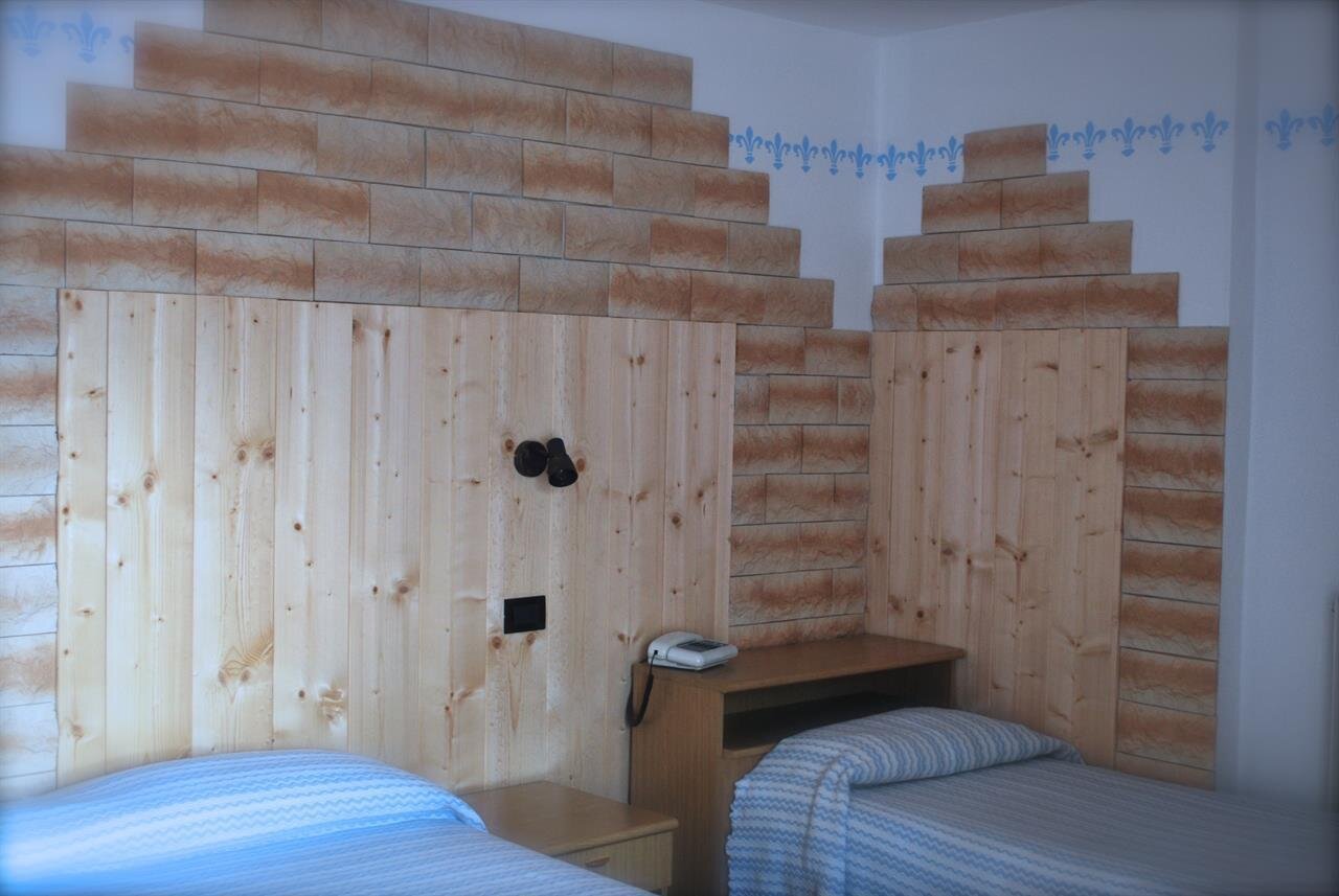 "il castello",camera con terrazza