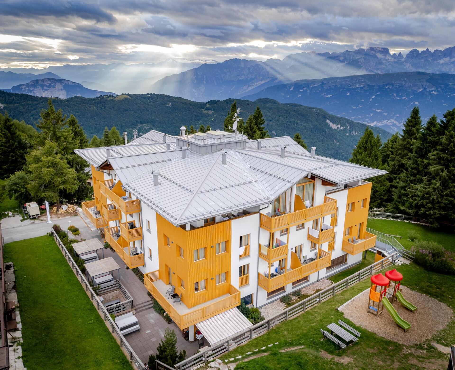 ALPINE MUGON HOTEL