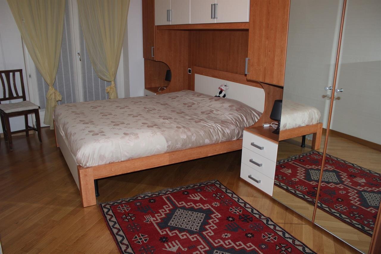 camera matrimoniale appartamento azzurro