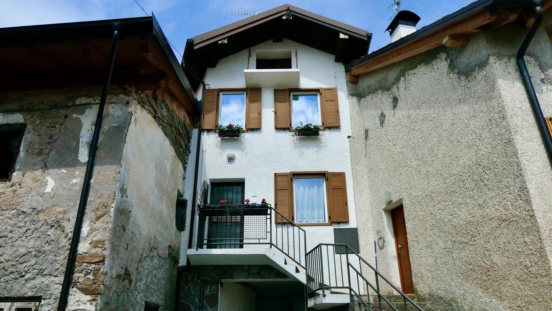 13B85C88-B1A9-4AF8-AEDF-6464D1C3DD8F_1_102_a