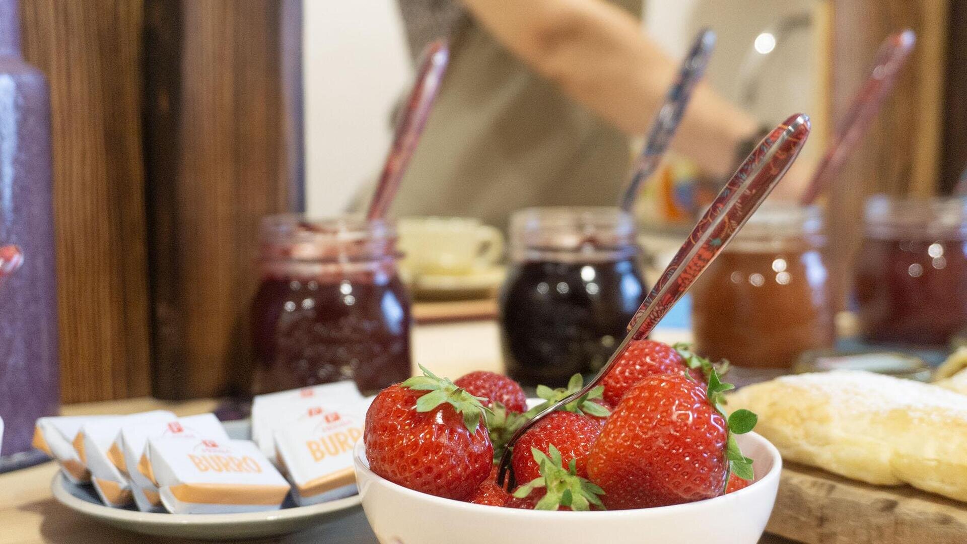 Images Trn 1 F532cc66 6d75 47e3 9317 2ac31e667908 99 Image