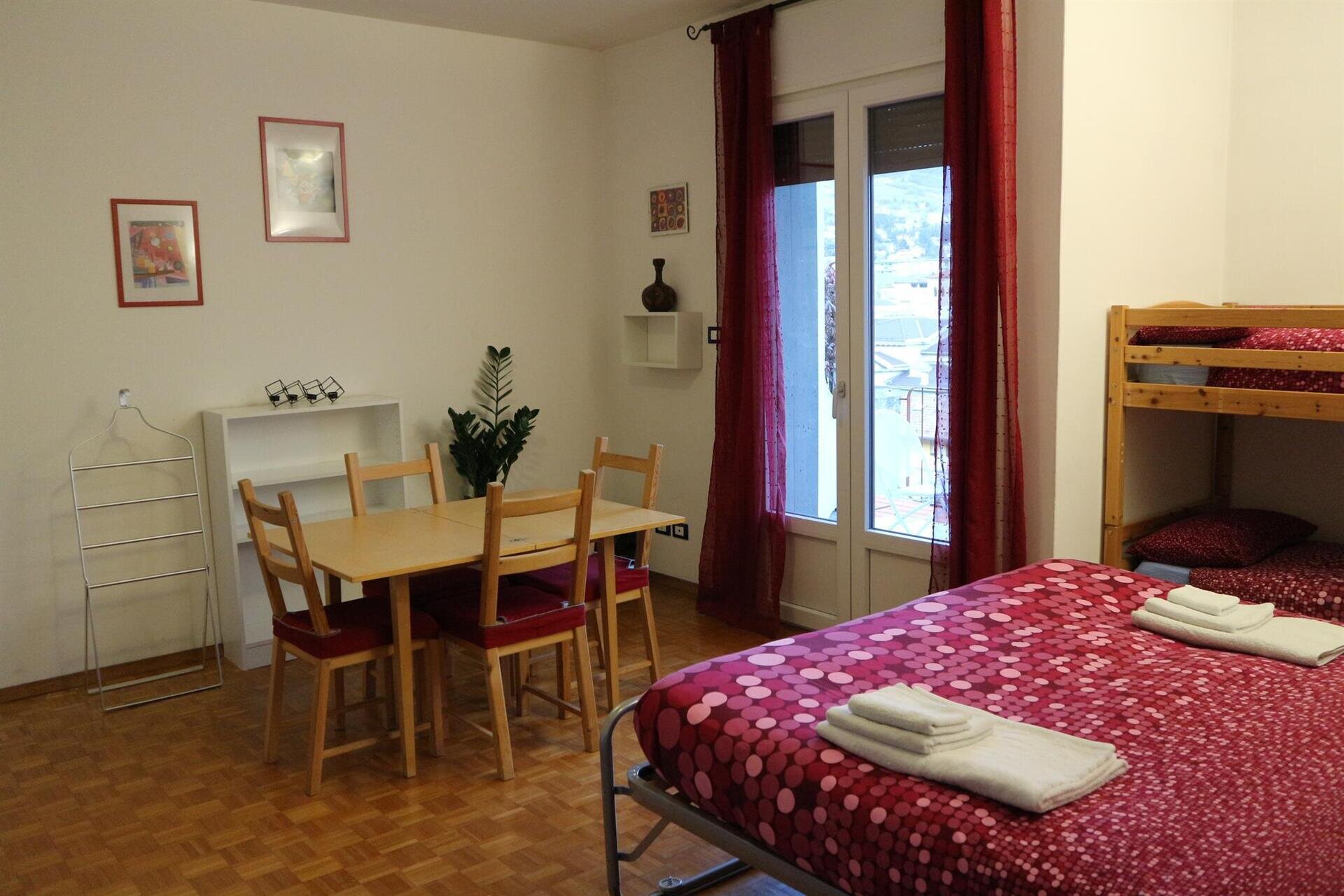 camera quadrupla / multiple beds bedroom