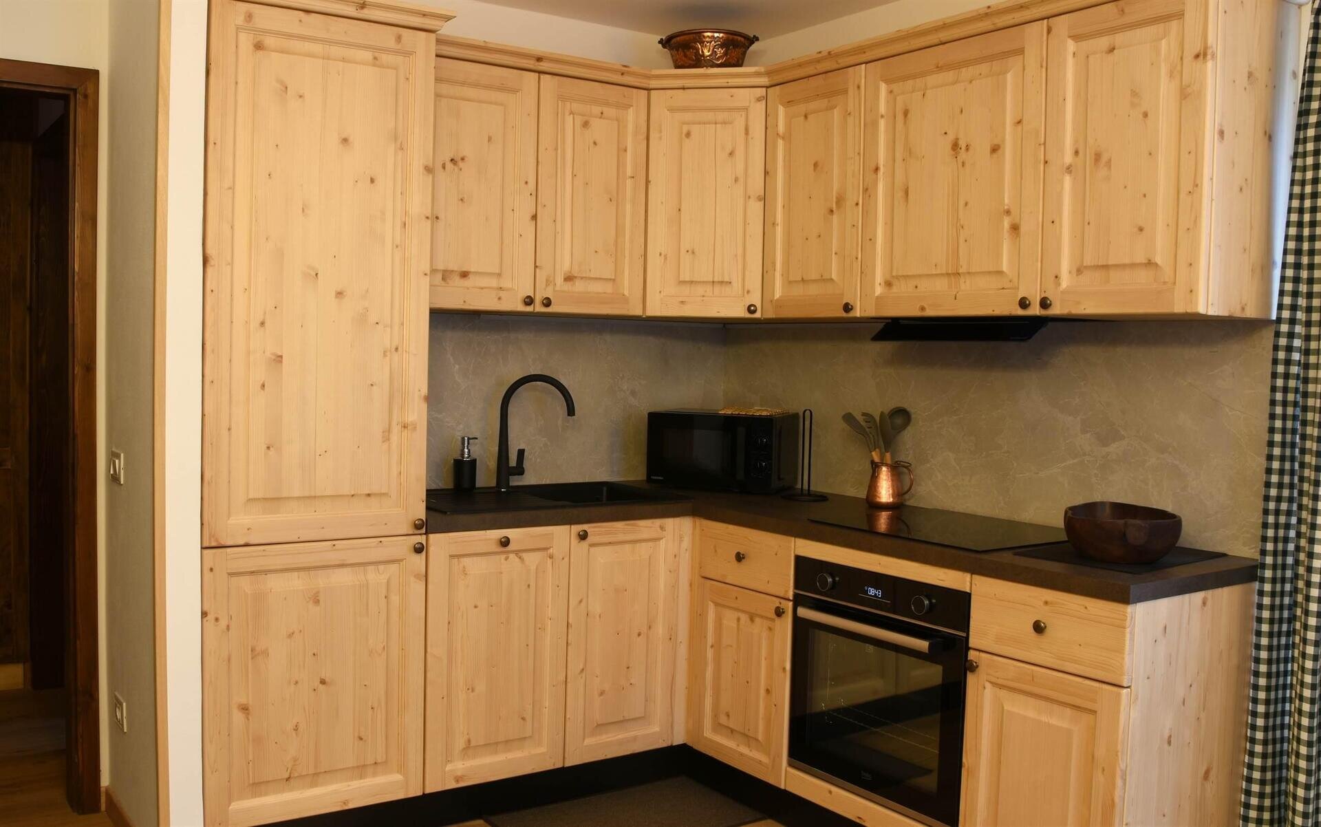 Images Trn 1 922a0d49 3e6e 42e3 8c8c 3cdd94bfac0c 99 Image