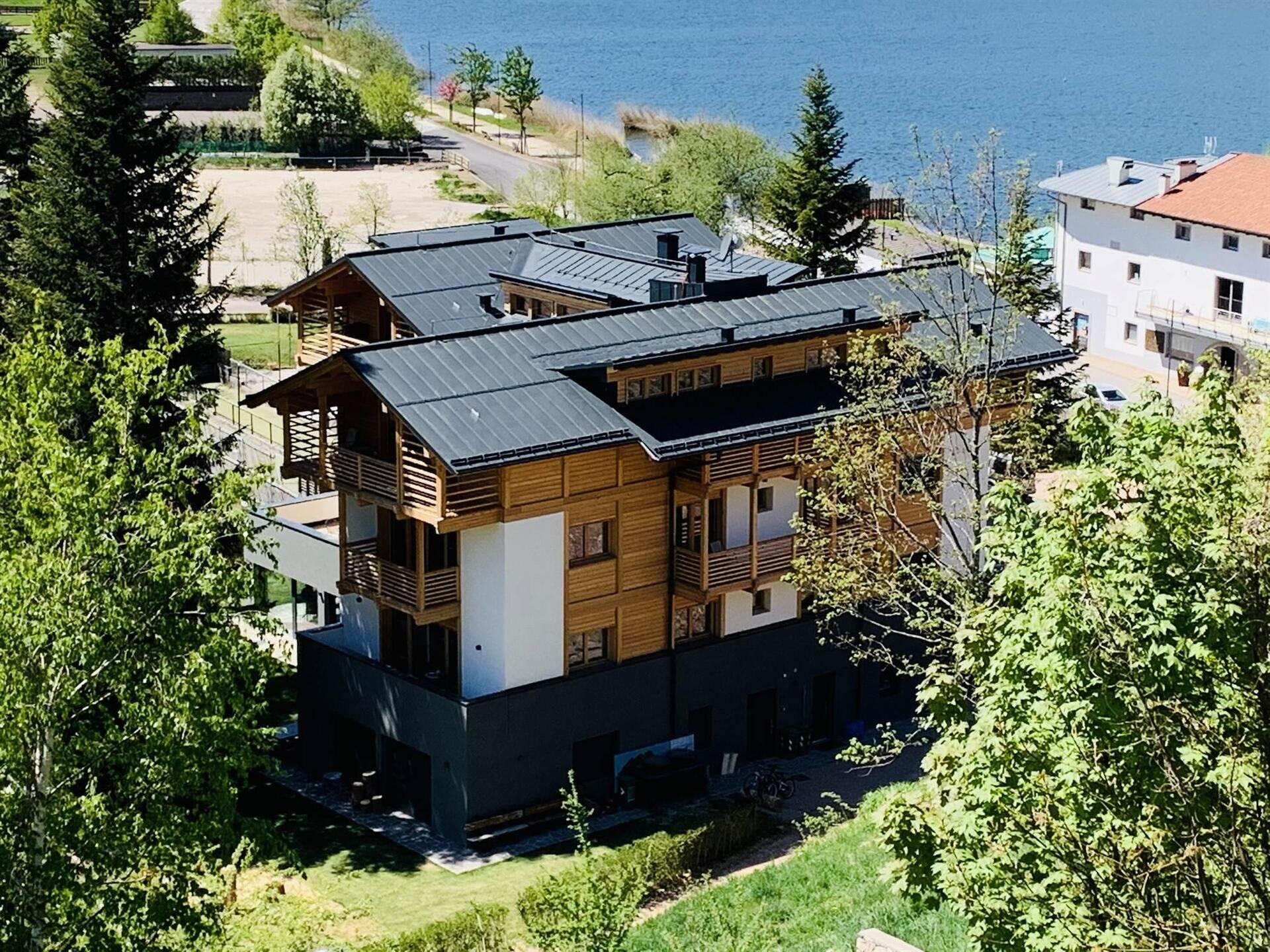 7C7D0E72-8C53-4459-992A-4C81A6CC5451