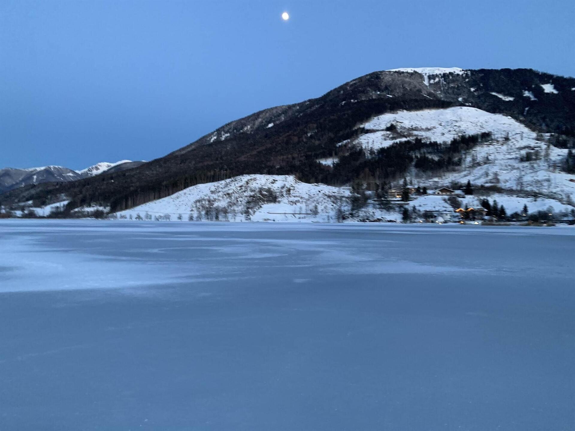 35EA85E5-F186-4904-A849-40D9A9E0F5BF