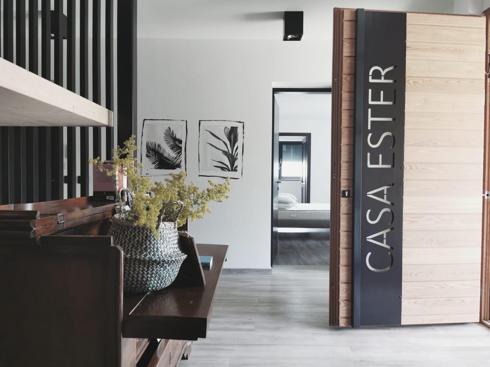 B2FFBB1C-9A46-4414-B5F2-55C072B8FFBA