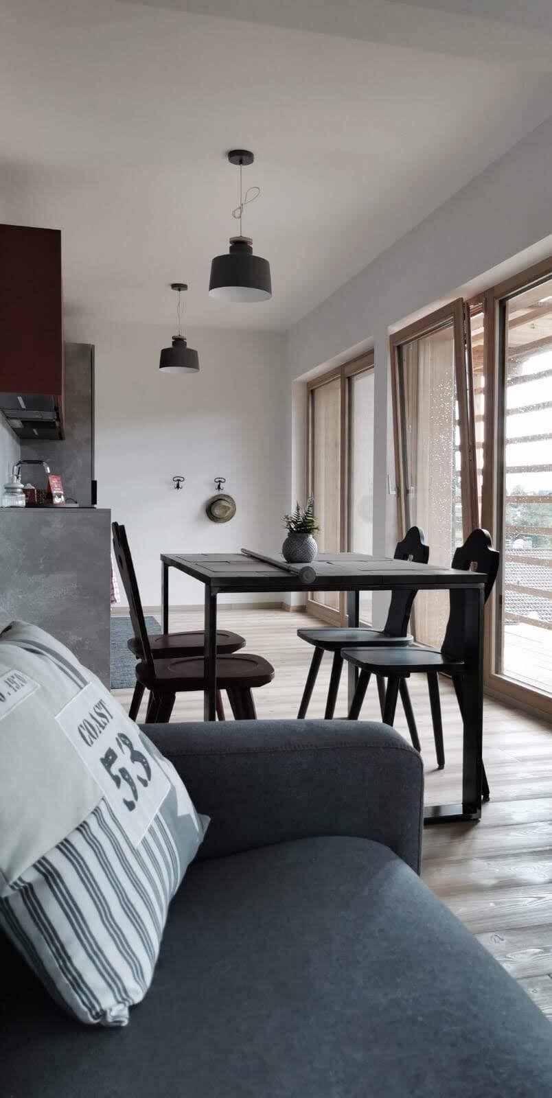 F65B5297-7E95-4851-B2E2-923DE0CBFEAD