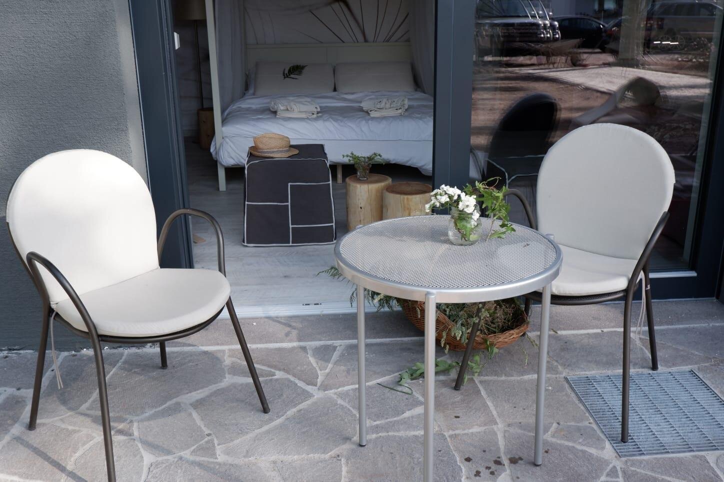 CA7903CC-11C7-4C9F-9E53-275F2C2E44A2