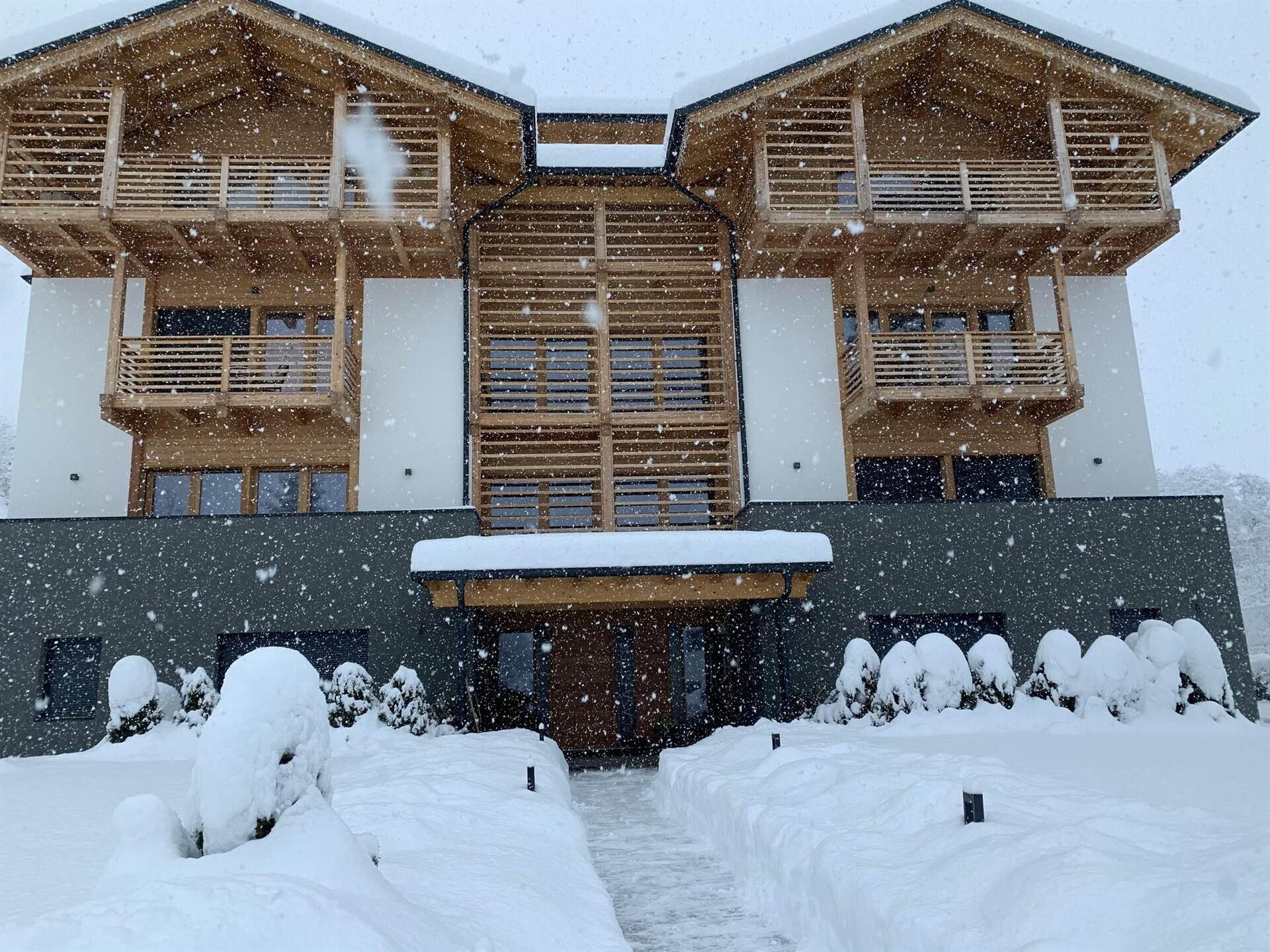 A80F3C61-4C84-423E-BE66-840385CD1998