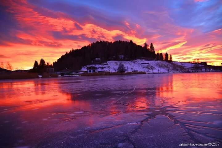 Tramonto sul lago di Serraia
