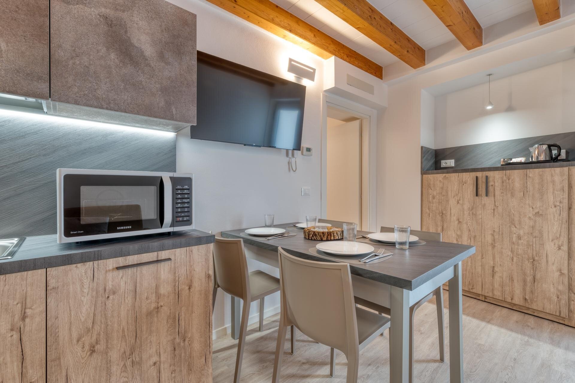 Images Trn 1 990a504b Adf2 4335 9987 2d21133ddf25 99 Image