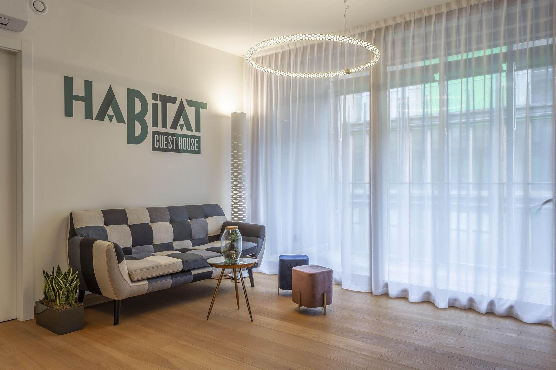 Reception Habitat Guest House (2)