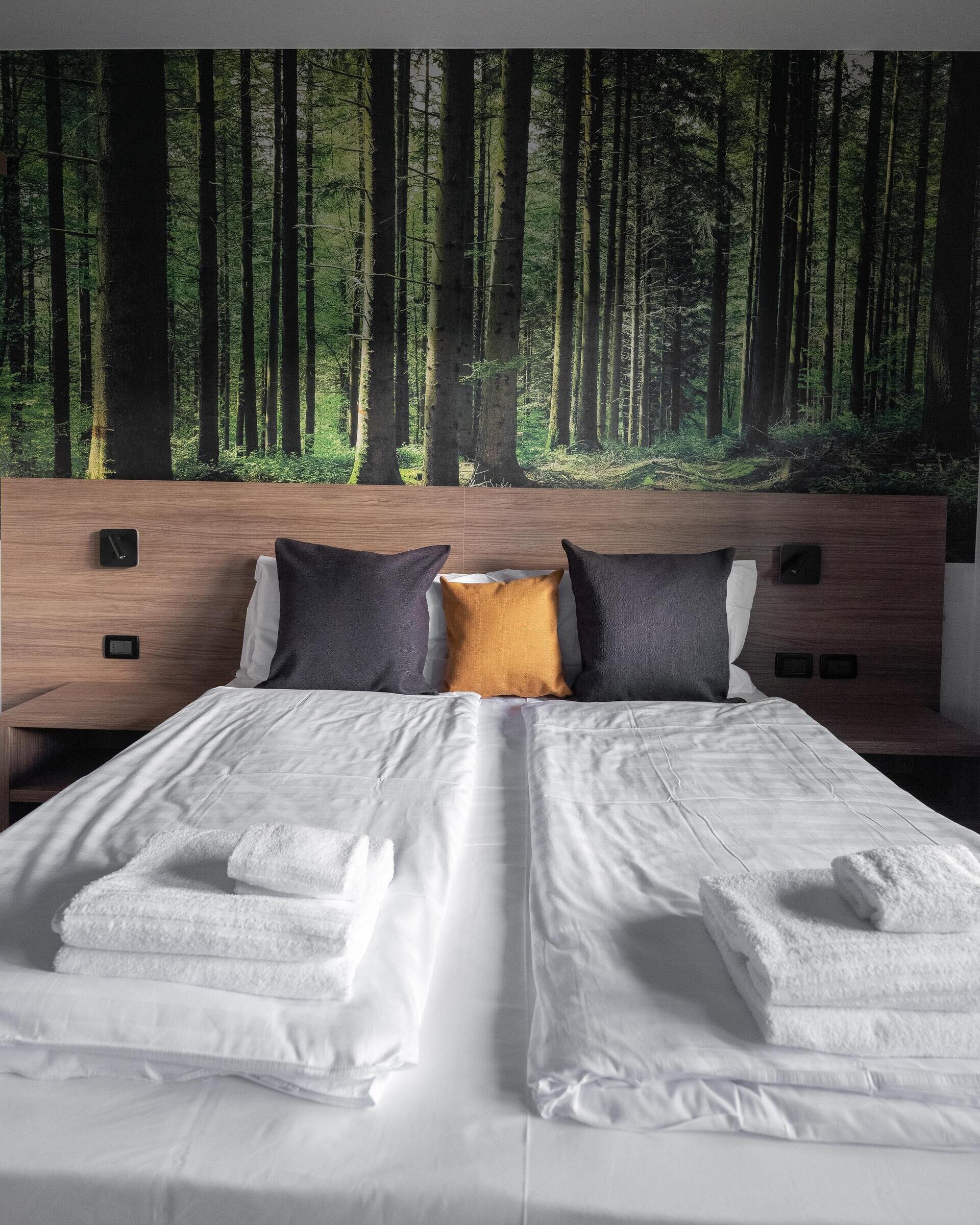 Hi Hotel - Double bedroom deluxe - balcony (5)