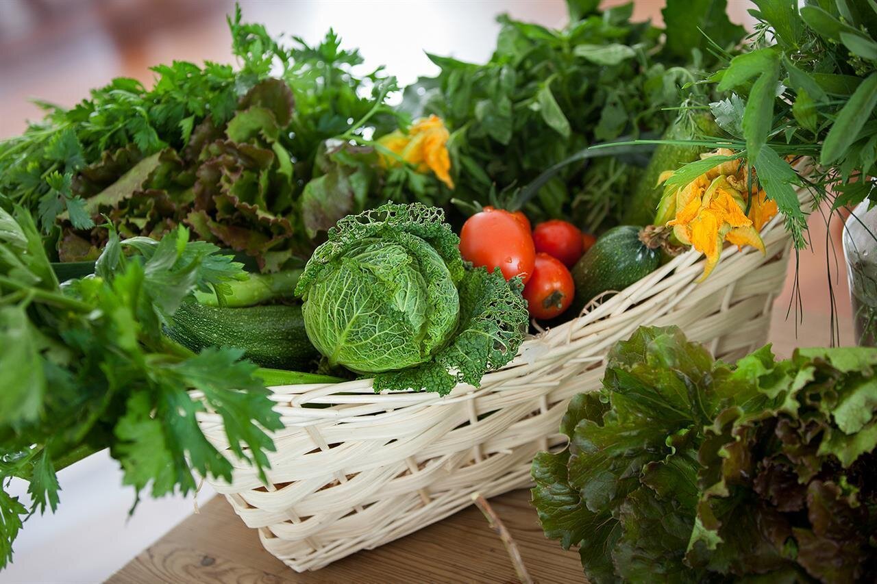 ristorante cesto verdure fresche