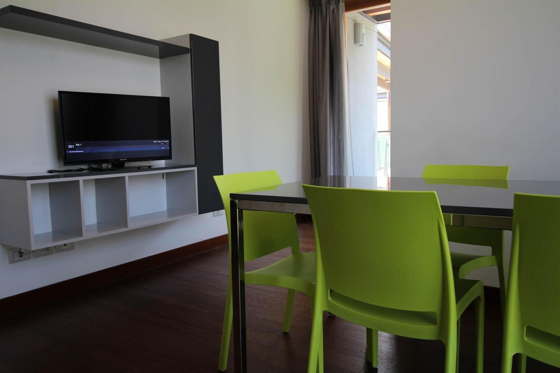 Komodo Short Stay Apartments - Trento (6)