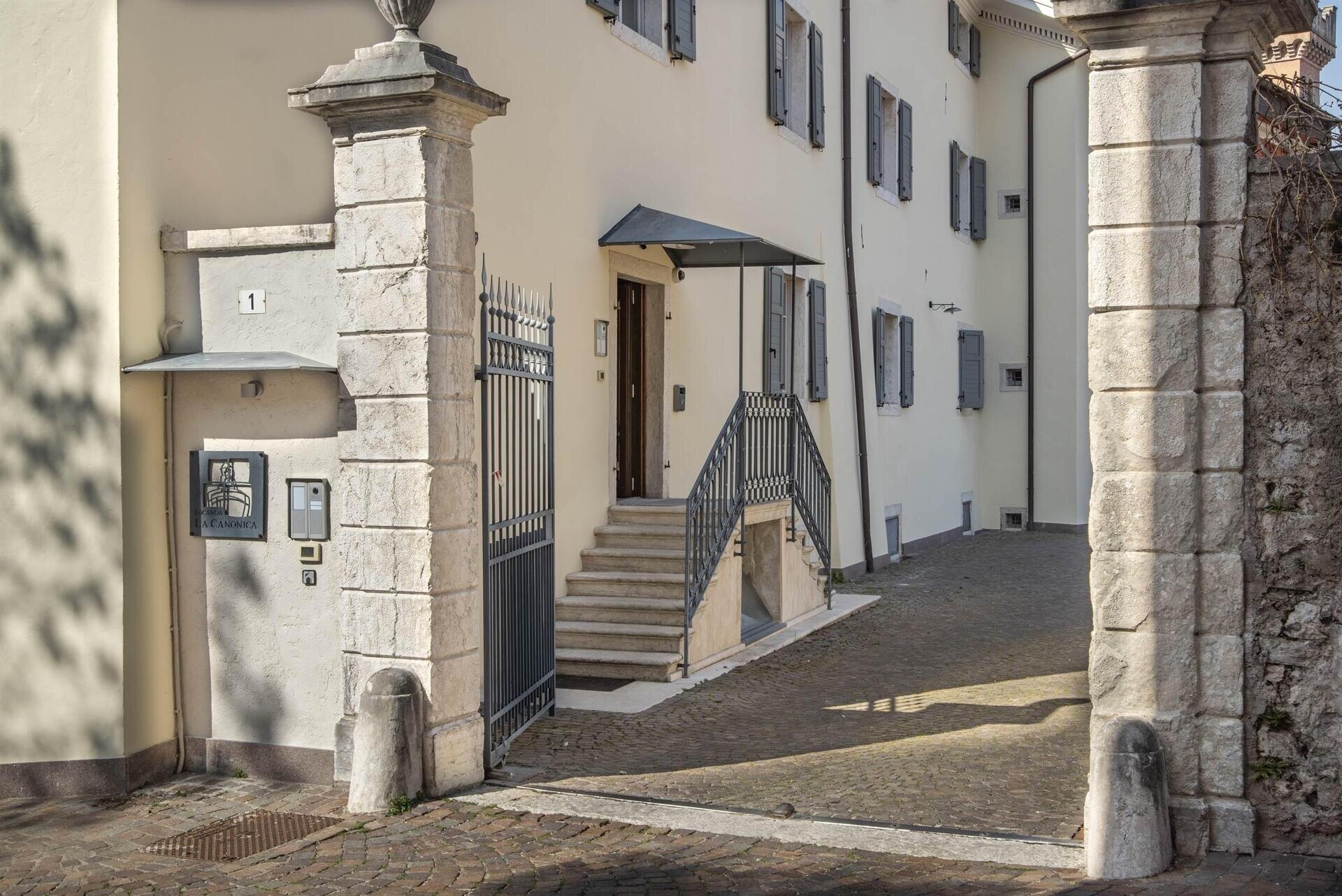 LA CANONICA SUITE & APARTMENTS - Villazzano, Trent