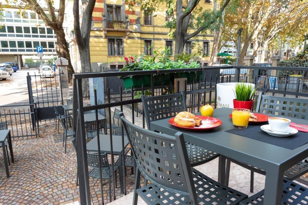 Images Trn 1 B6a5bc09 551c 4f0b 8295 076edec3d0ca 99 Image