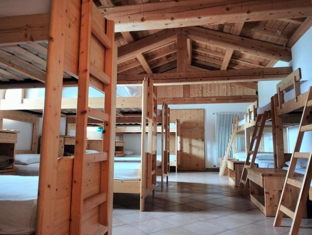 Images Trn 1 C467a0c0 E88c 4834 97a0 959ec3760e5d 99 Image