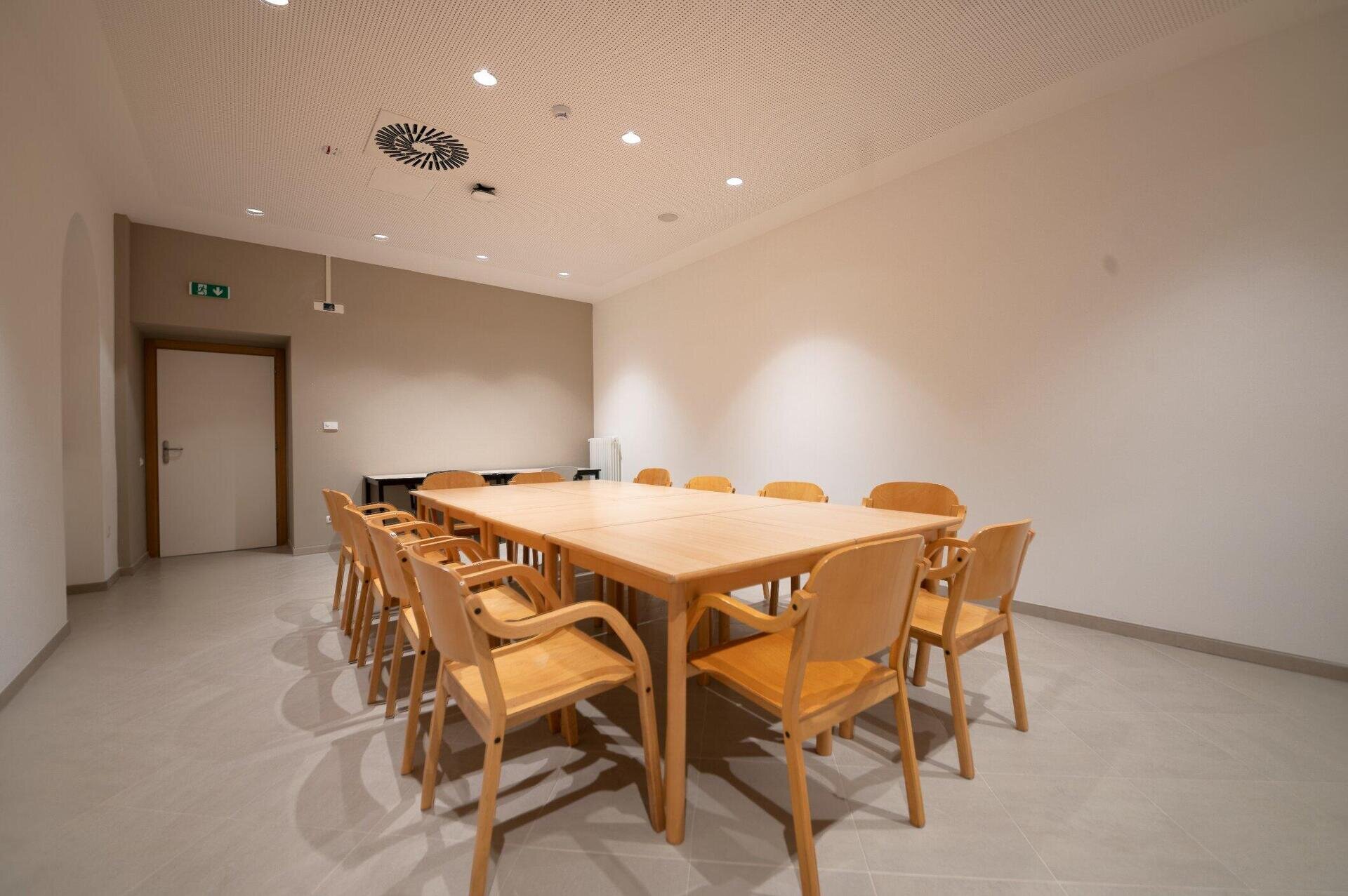 sala meeting_DSC_1359-HDR