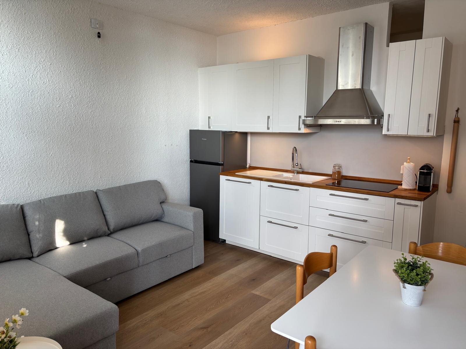 Images Trn 1 5c235d8c B388 48cb B8c0 0662ca75a5d9 99 Image