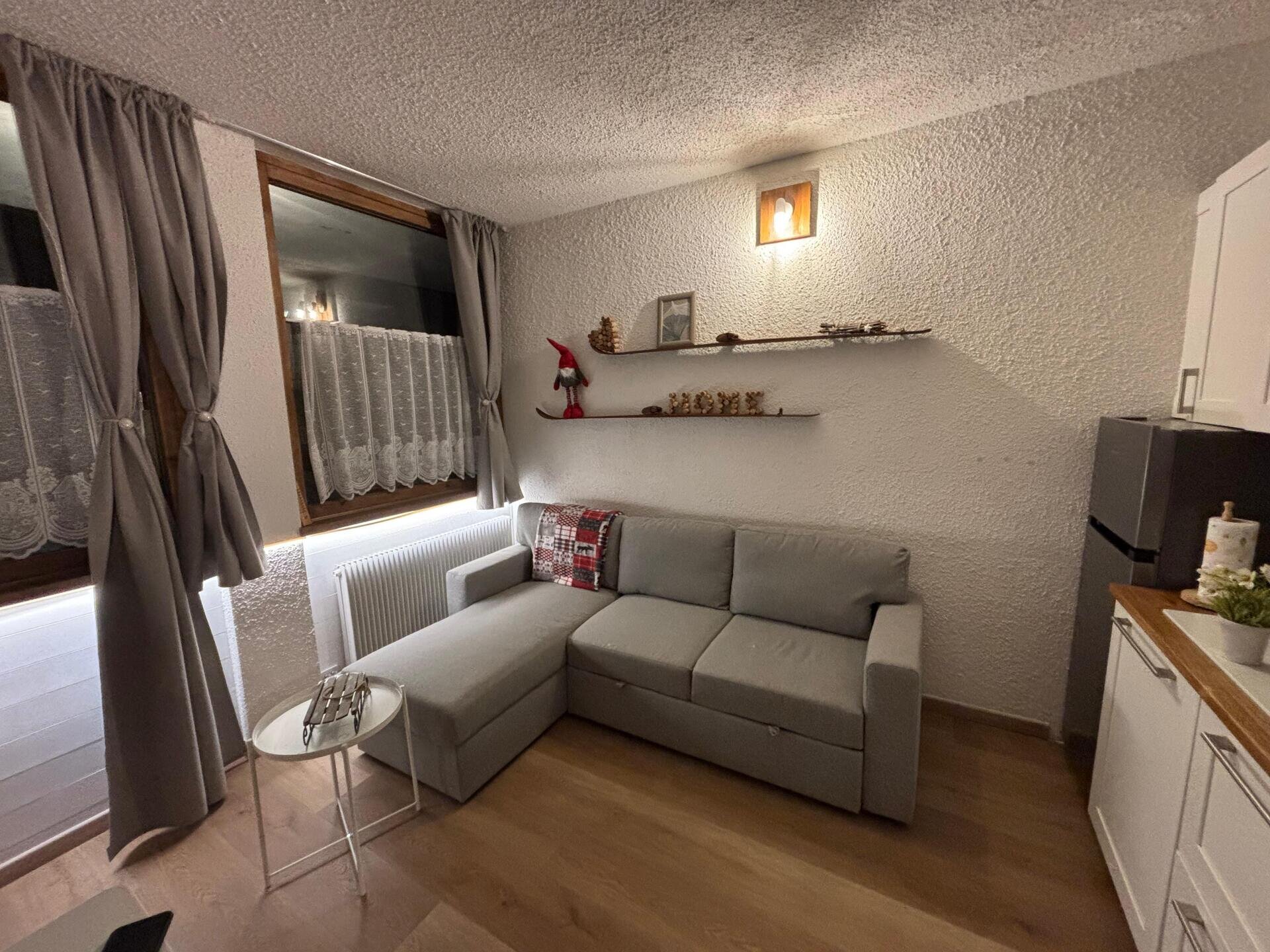 Images Trn 1 49d93565 B26e 4976 9f0d 4bf6e461df45 99 Image