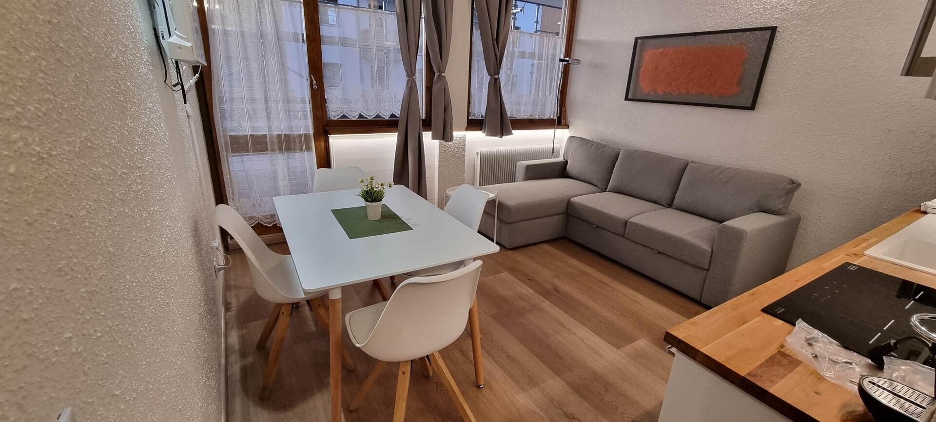 Images Trn 1 12631c5b Bd1c 4695 8882 D414419b8432 99 Image