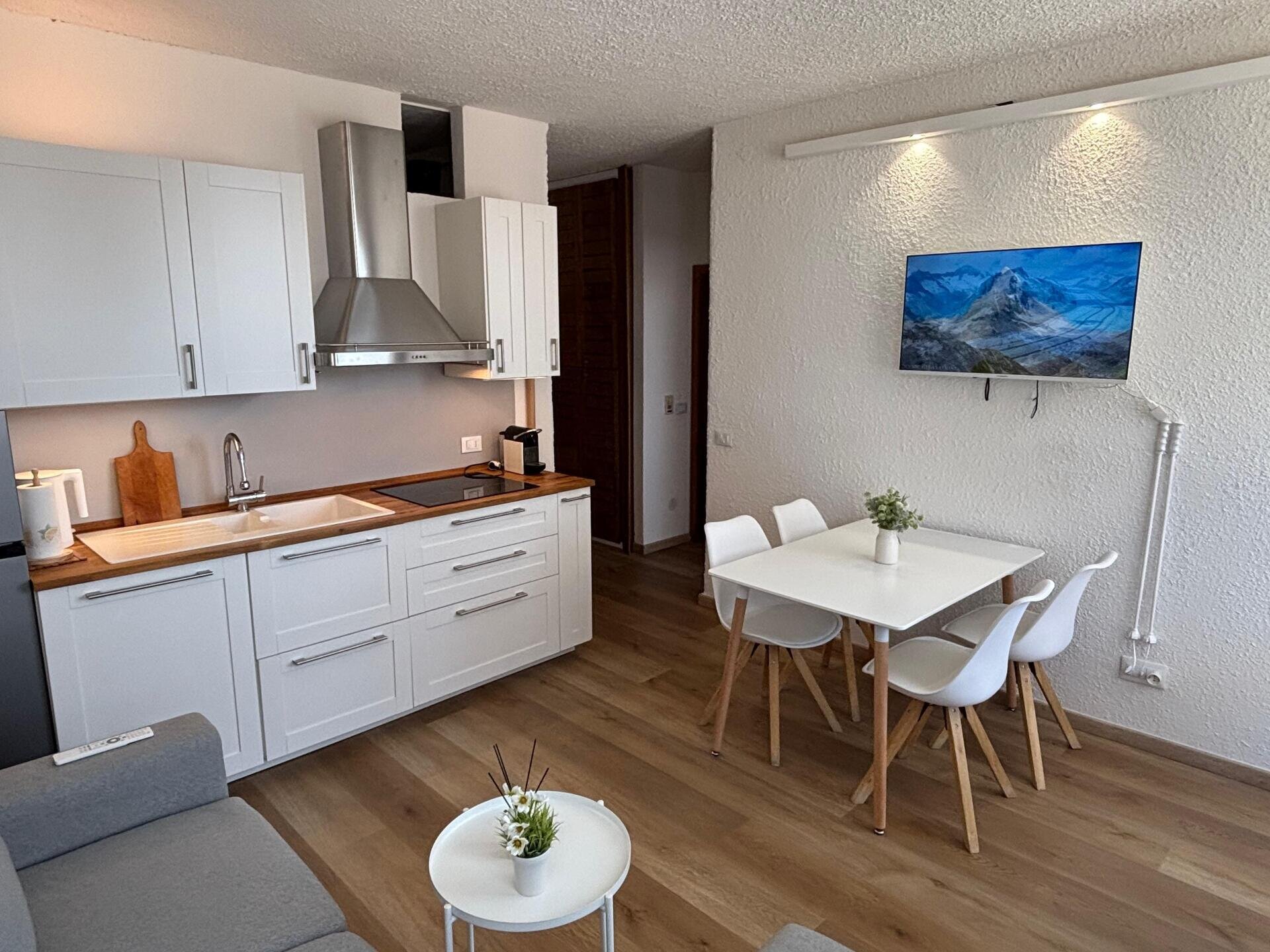 Images Trn 1 B4c0e3fa 4b77 46e7 Bc8b 8e90601c9aa8 99 Image