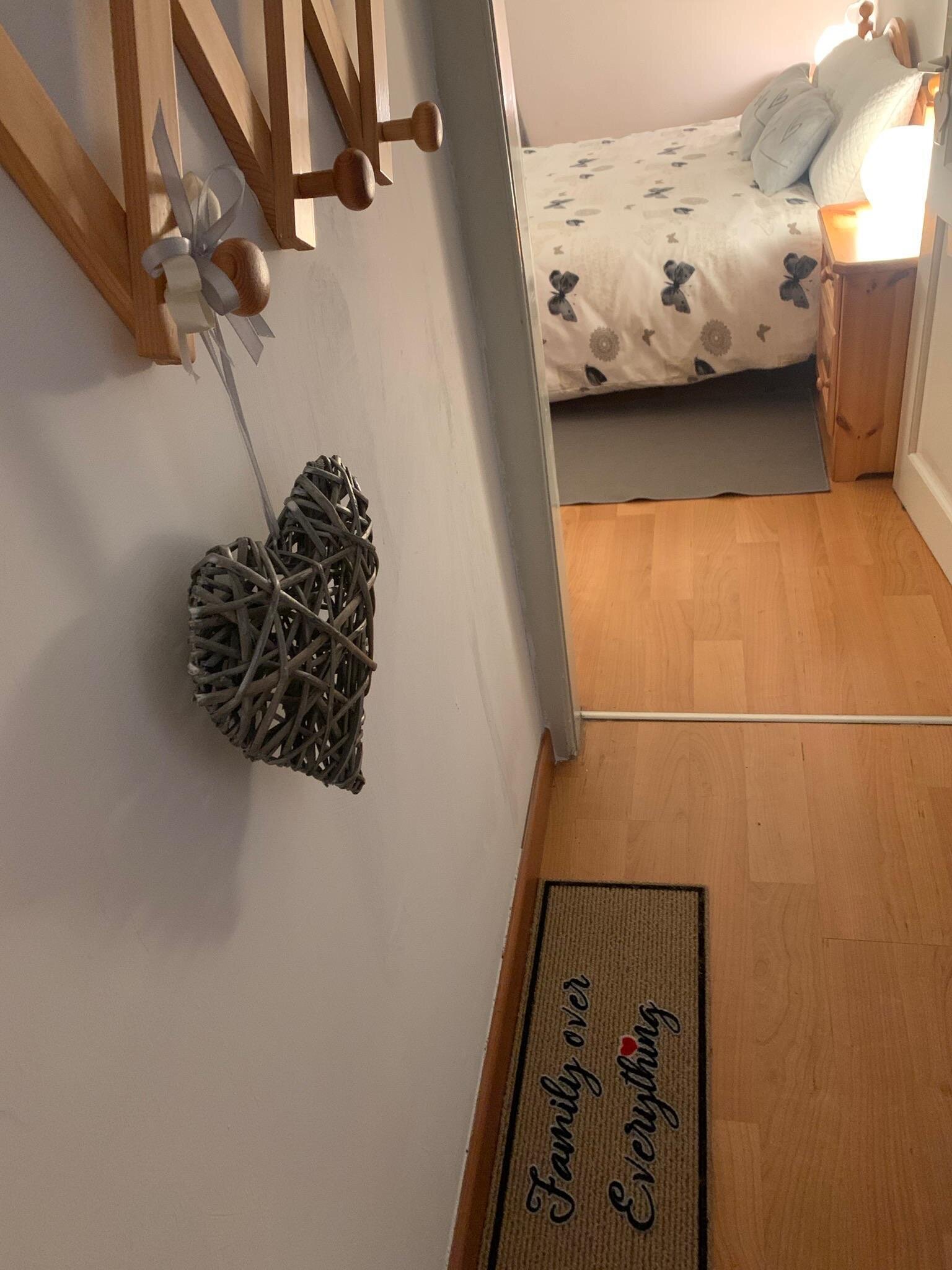 1E83B21D-BB1F-4A3E-8849-B874119D4DEC