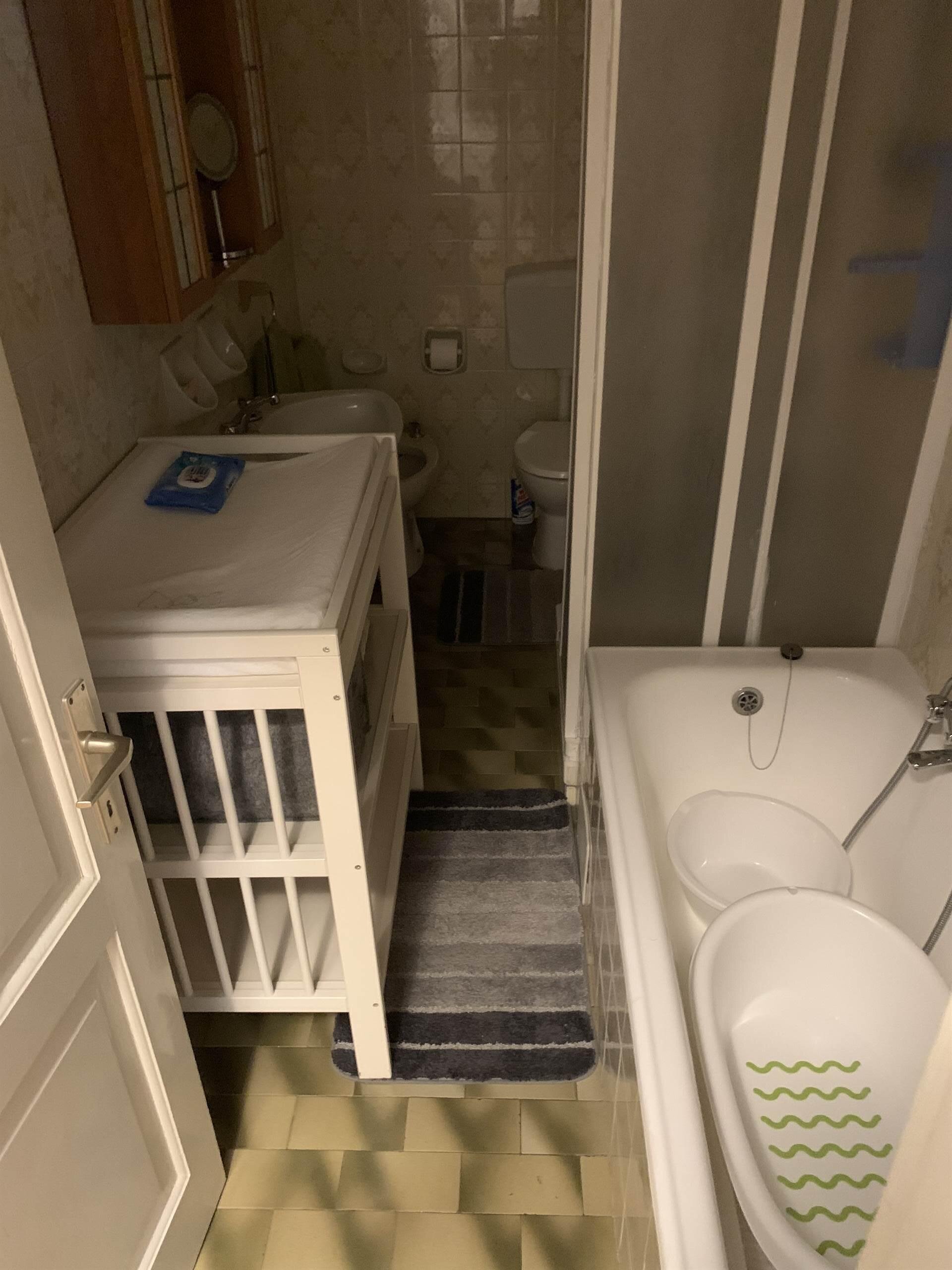 3E8DA093-6B3E-4DB3-A1A5-7E5D06F77EE0