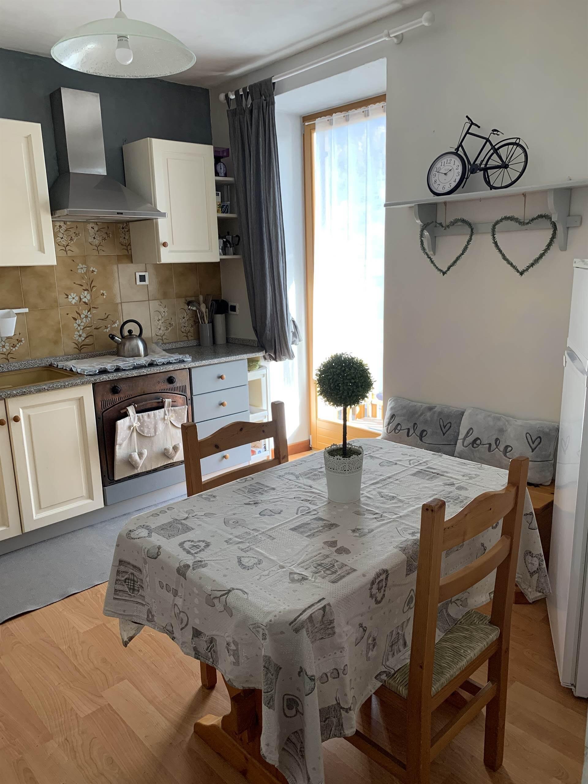 0D0B2198-54D3-4549-8046-1628C05AC489