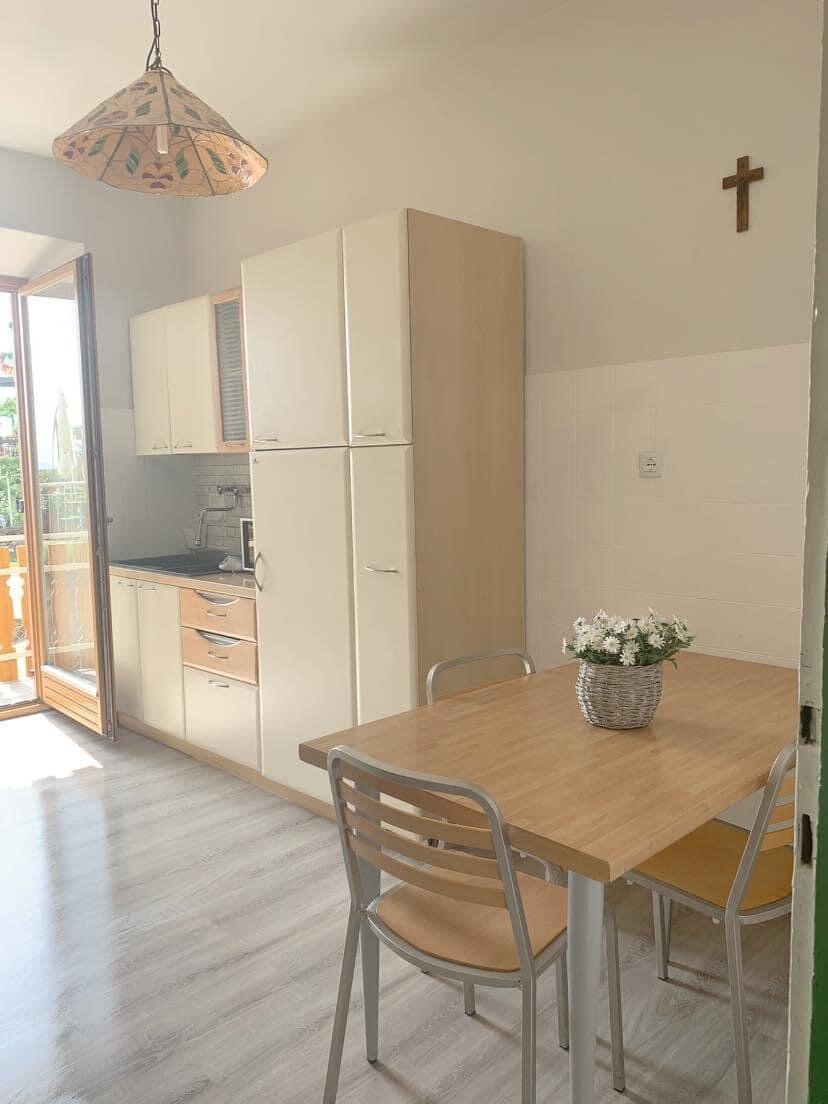 7B01D1A0-E9EE-4FE5-A42E-A571F05B0863