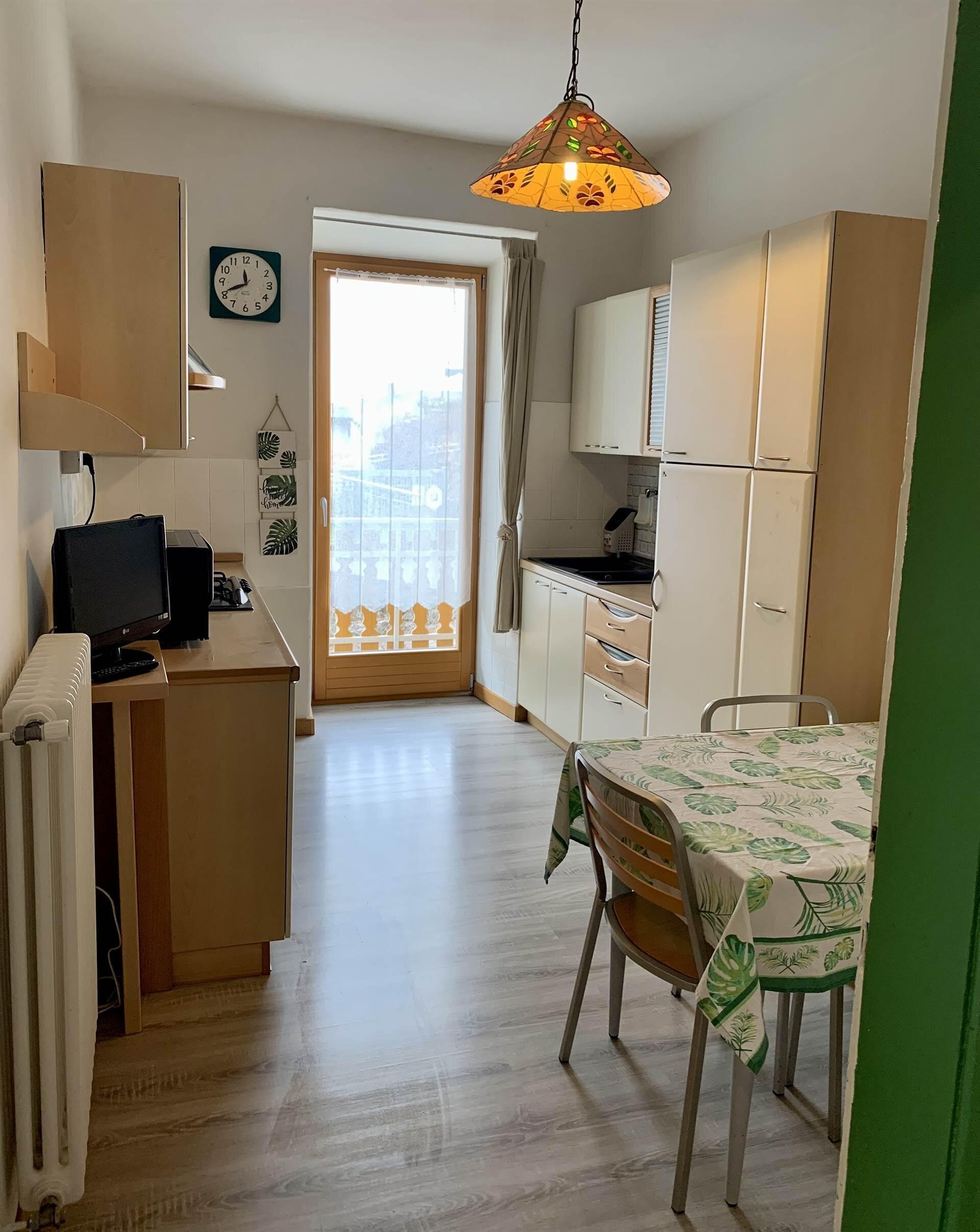 A1AC27CA-3DFC-4D3C-916E-C0D18CD4BBB0