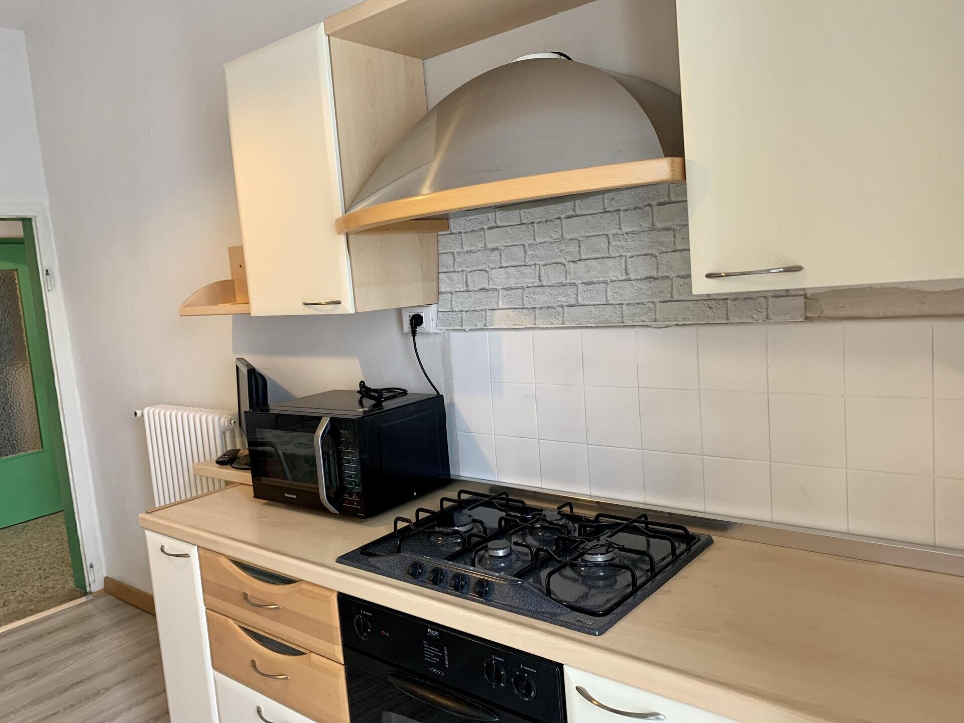 EDDC822C-3CE4-405C-9CAF-7B07D93CDF1A