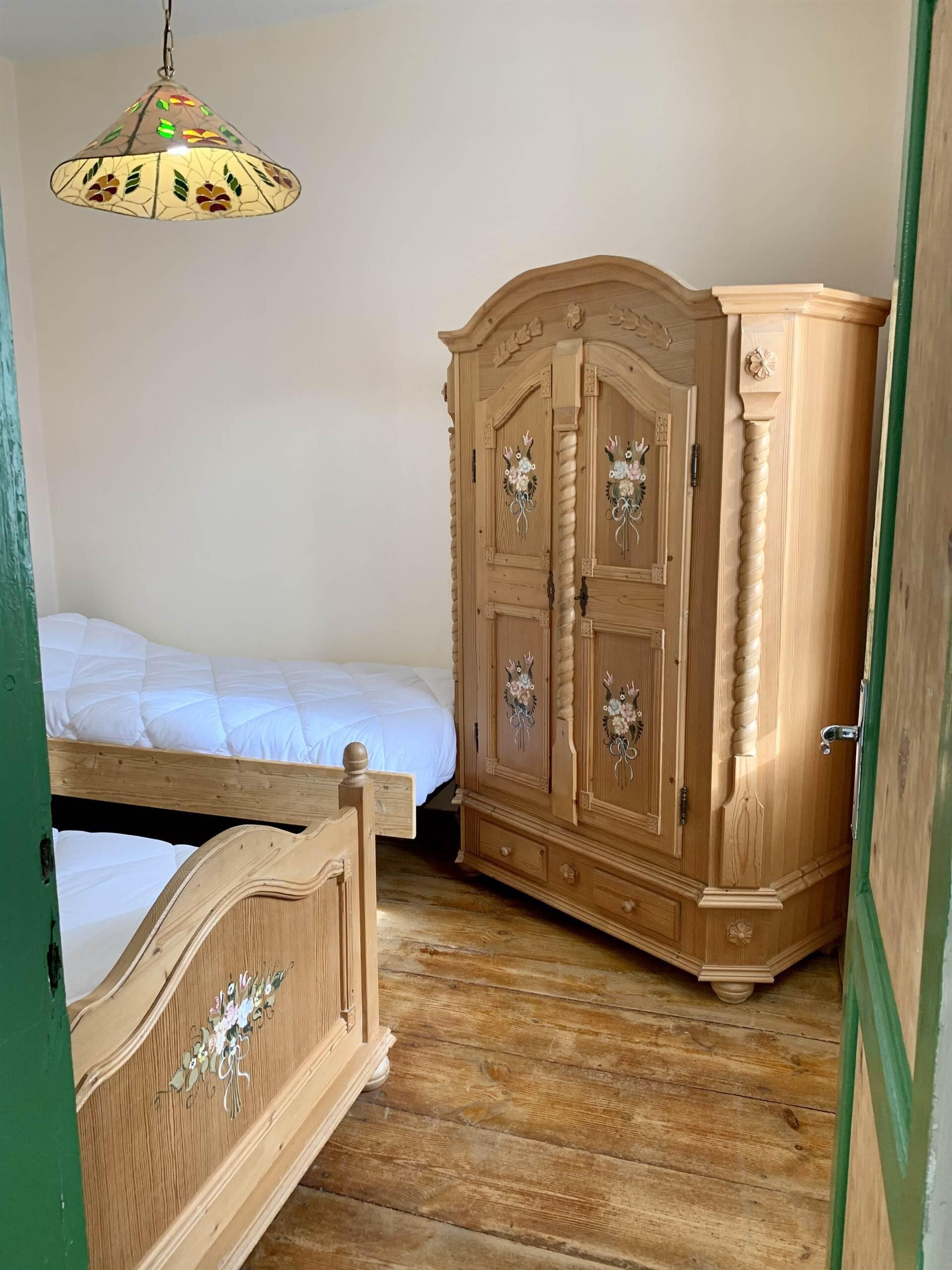 93ABBFBF-F47C-45EE-AA9B-BB1596BC2C25