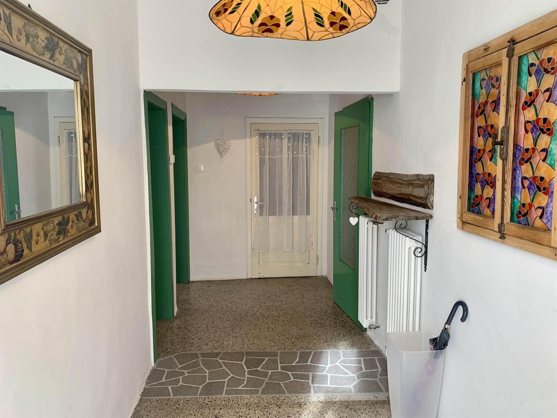 8687CF16-FD8A-4D43-901F-834BA905A808