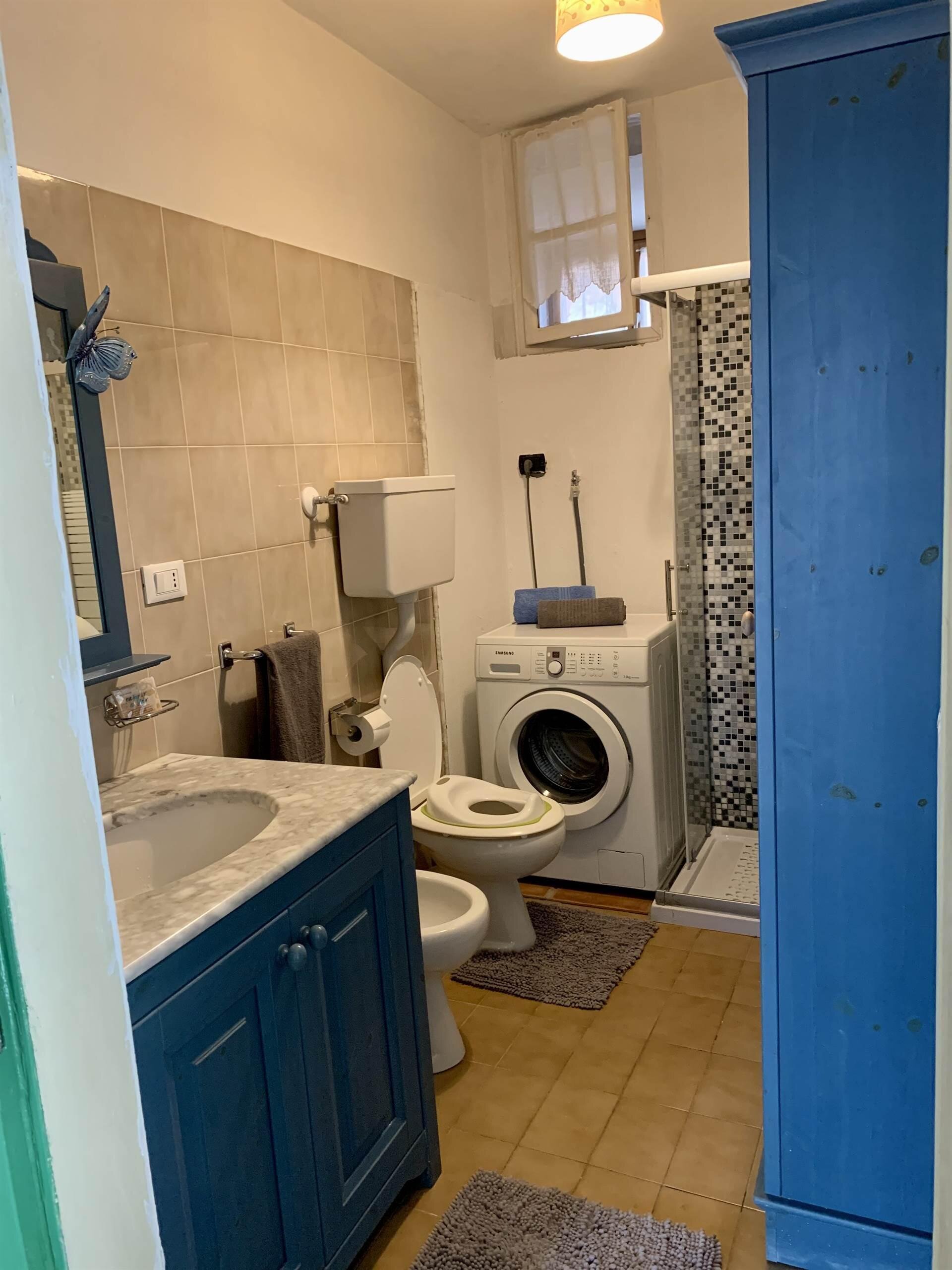 784FCF5D-84E1-4251-A6D3-FFB1619F2933