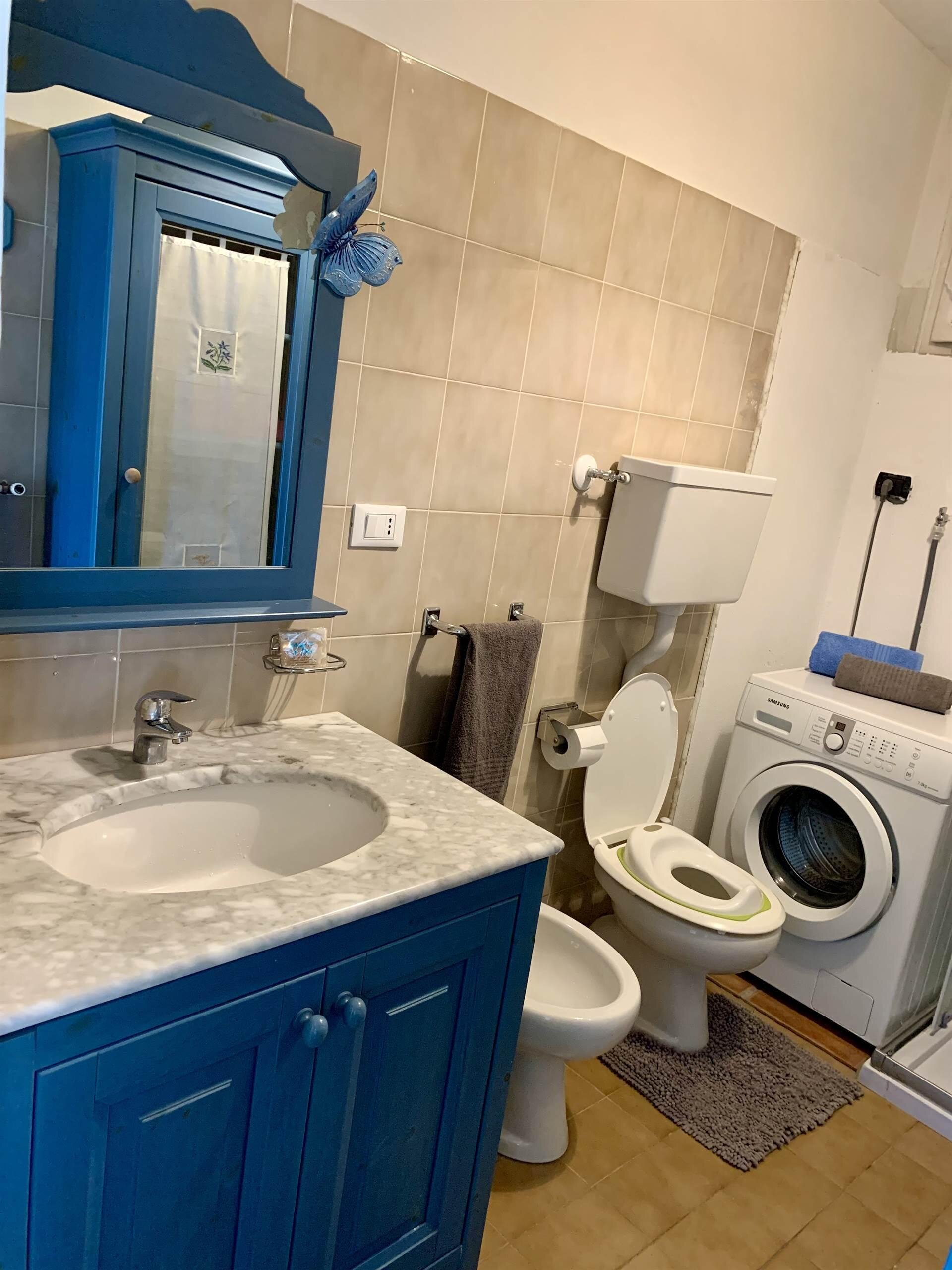 D6C79D05-4D73-4126-B320-6164F4D3F565