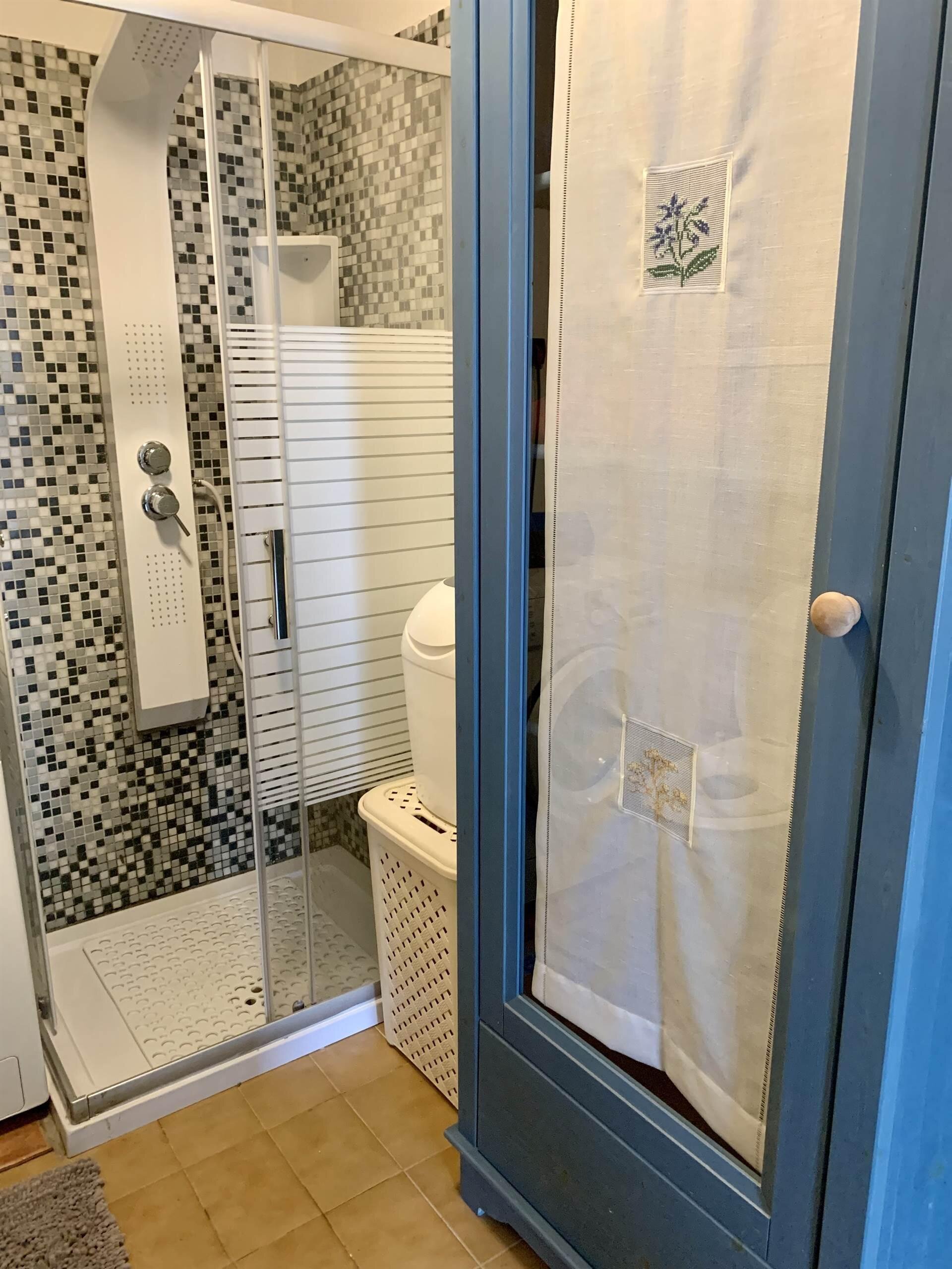 B027DC1F-A2F2-41BB-B362-3D217193C363