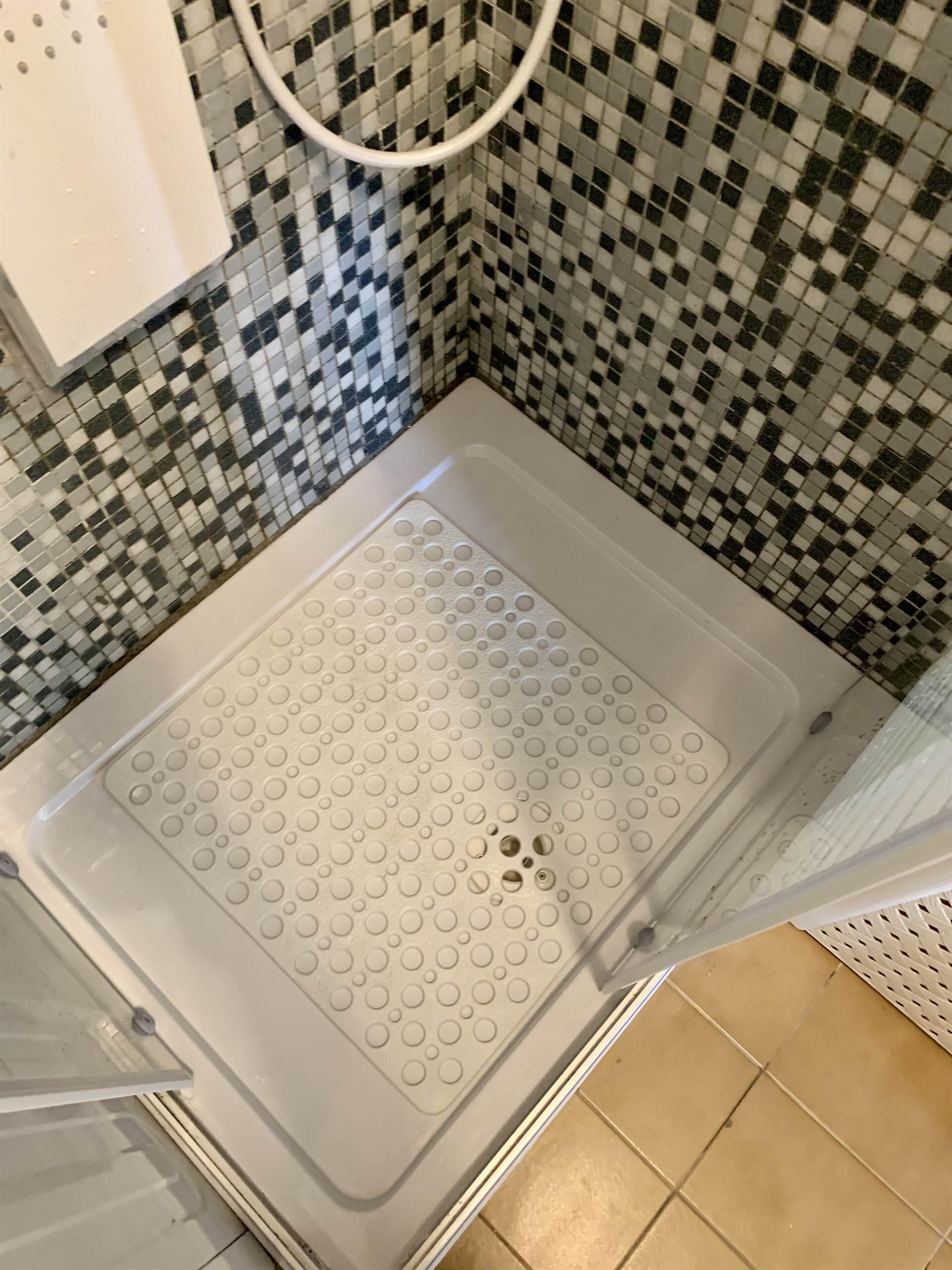 E35081E0-20FA-4189-AB9C-3C628F4192C6