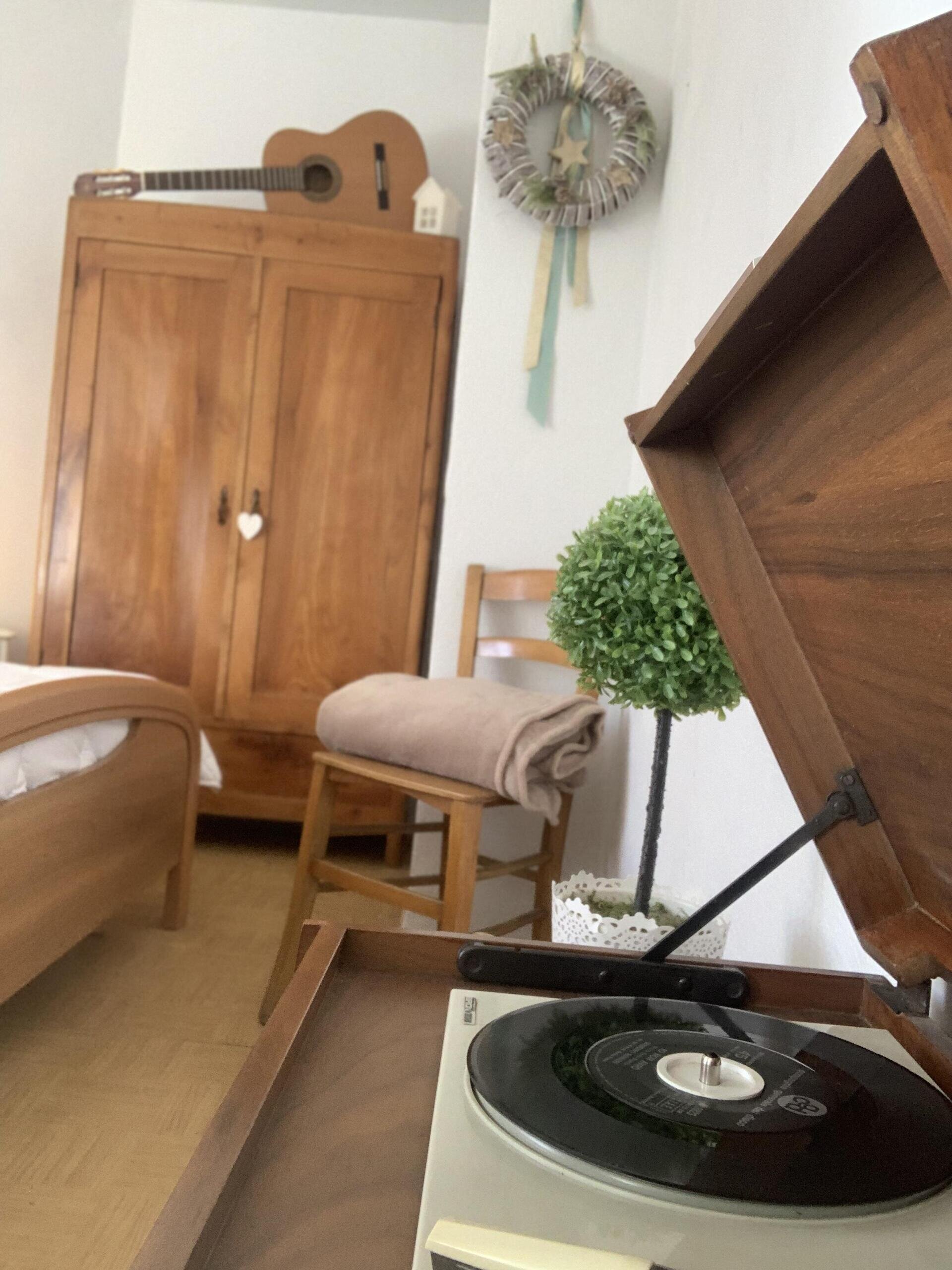 CD15F041-DAF3-46E3-8E66-BF9C6C77E415