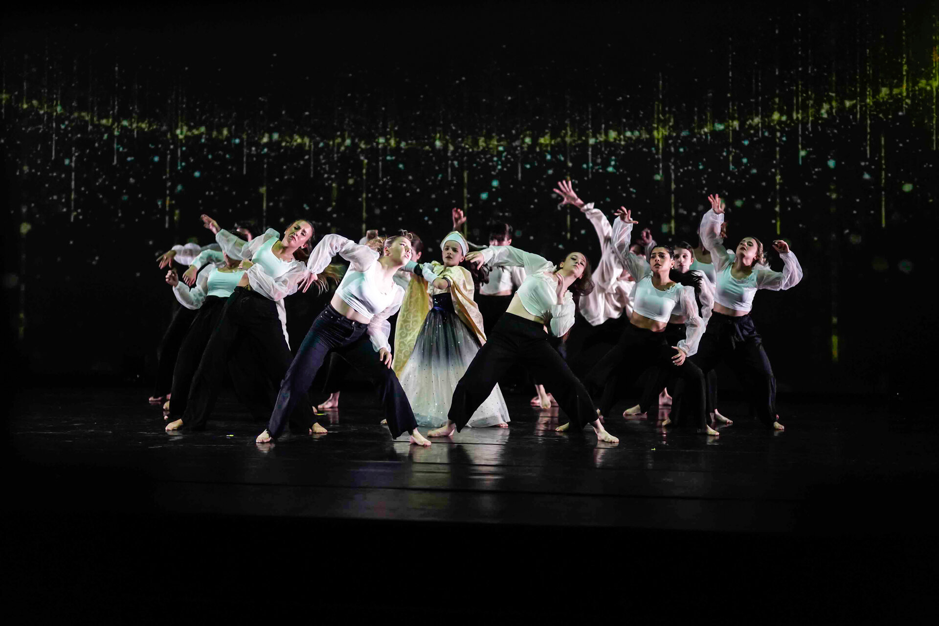 “La Danza Capovolta” arrives in Piazza Battisti