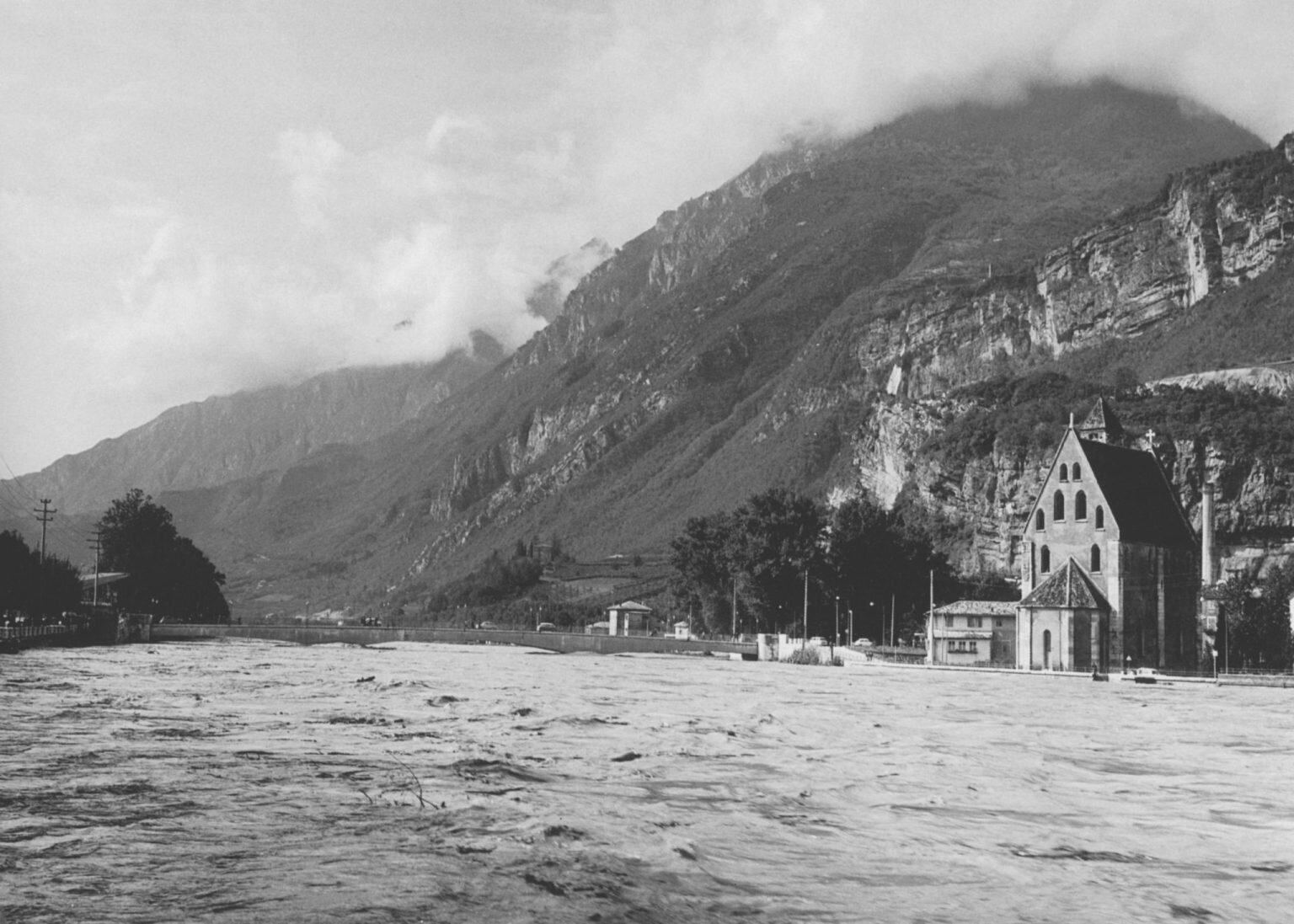 The 1966 Floods in Trentino. Remembering and Protecting a Territory