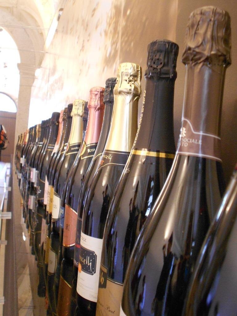 Content Dam Org 7 Images Full Rights Gusto Palazzo Roccabruna Casa Dei Prodotti Trentini Palazzo Roccabruna Bottiglie Trentodoc