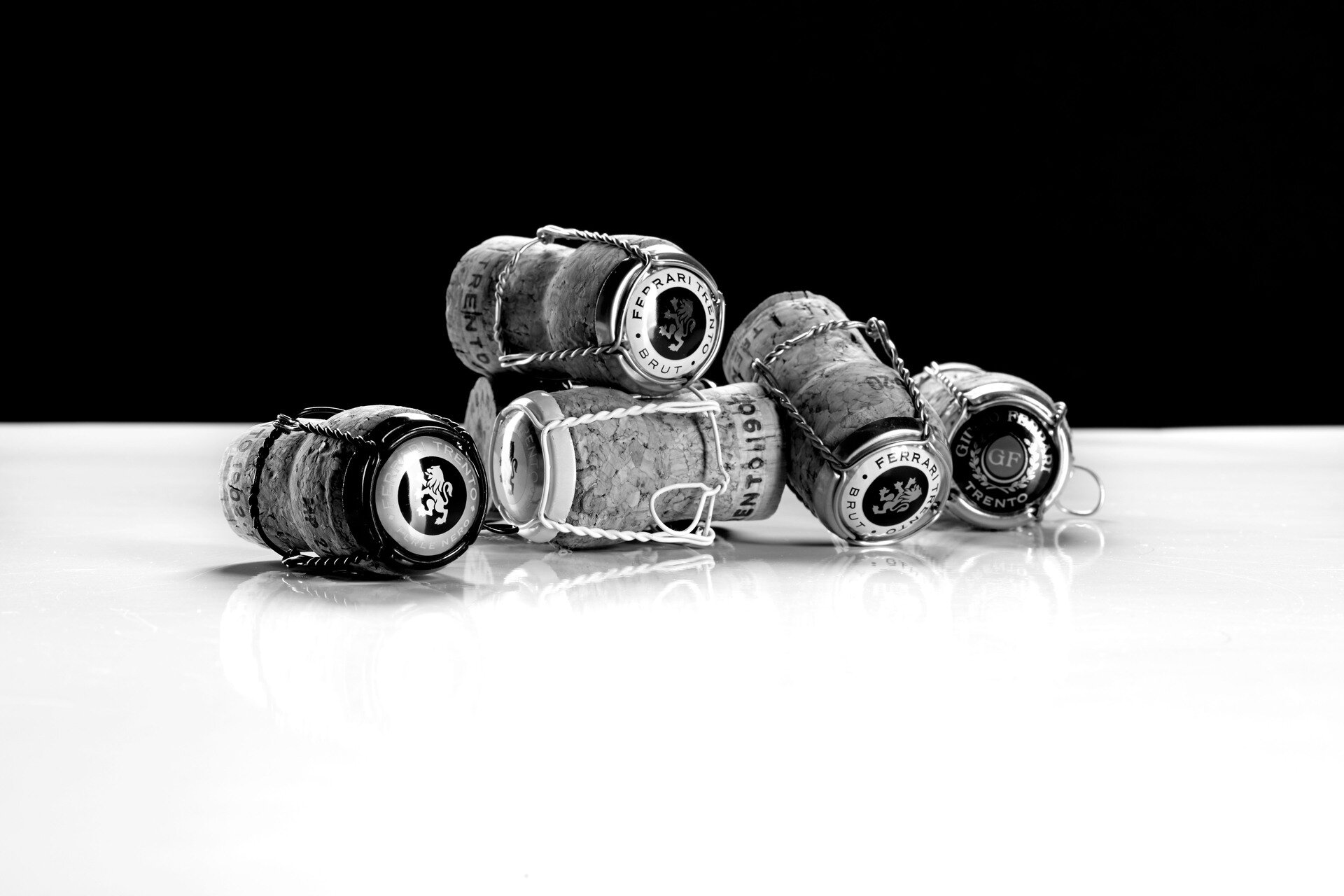 Content Dam Org 7 Images Full Rights Eventi Trento Cantine Ferrari Ferrari Trento Tour Black White Ferrari 4