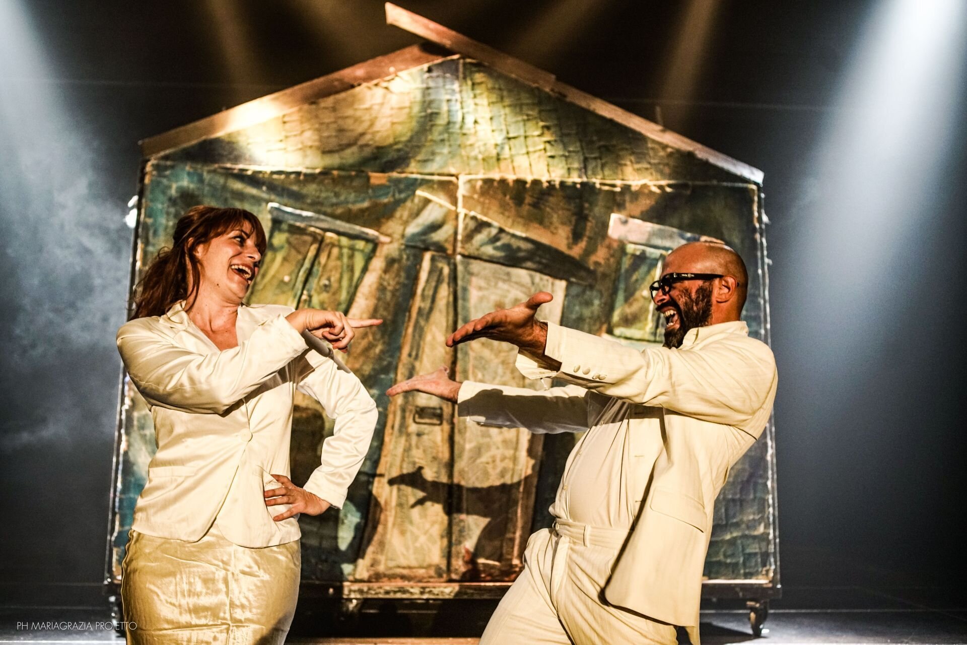 Crest Theater brings “The Story of Hansel and Gretel” to the stage of the Social Theater.