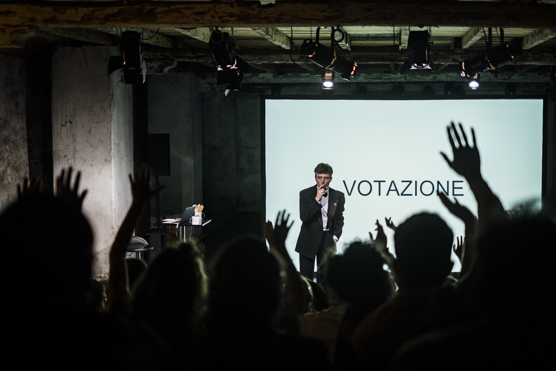 Malmadur Company at the archaeological site Villa of Orpheus with “The Greatest Tragedy of Mankind”