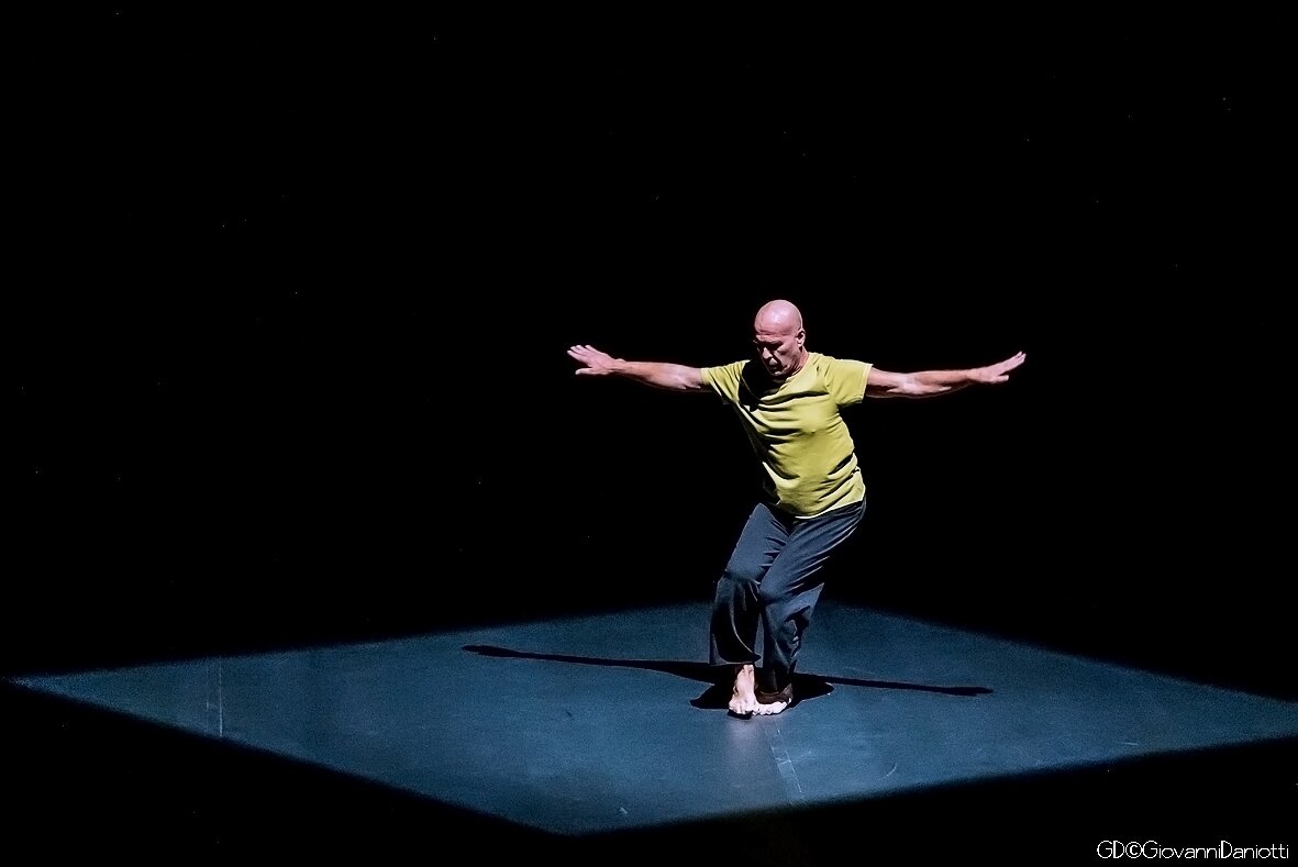 Louise Lecavalier Stations