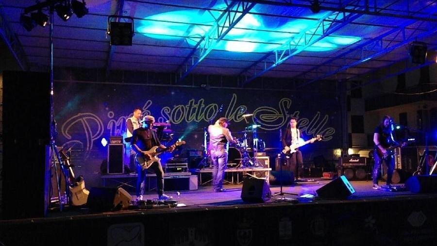 "Piné under the stars" review of concerts and events in the square