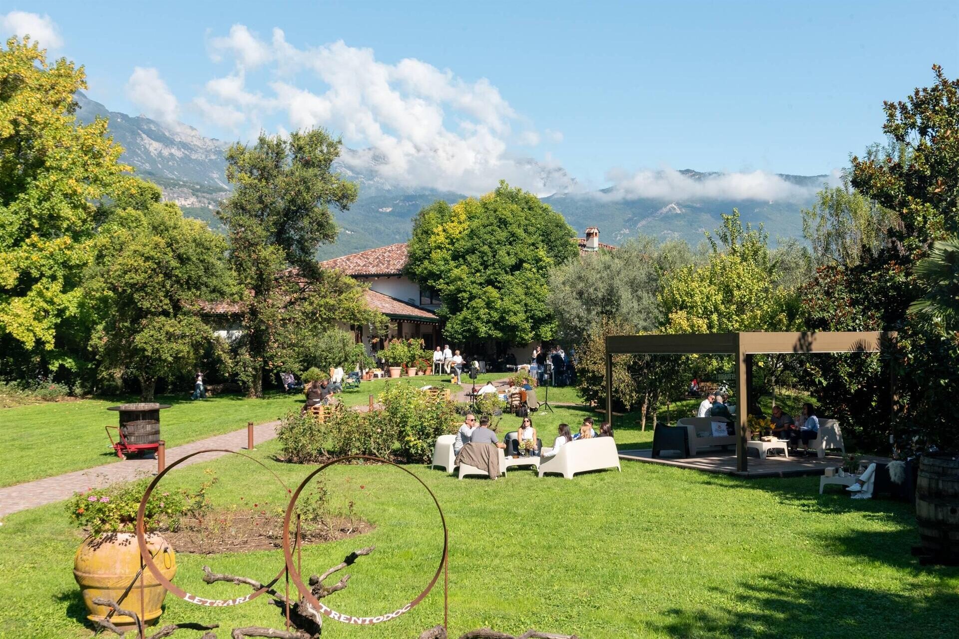Trentodoc Letrari meets the art of Mediterranean leavened products